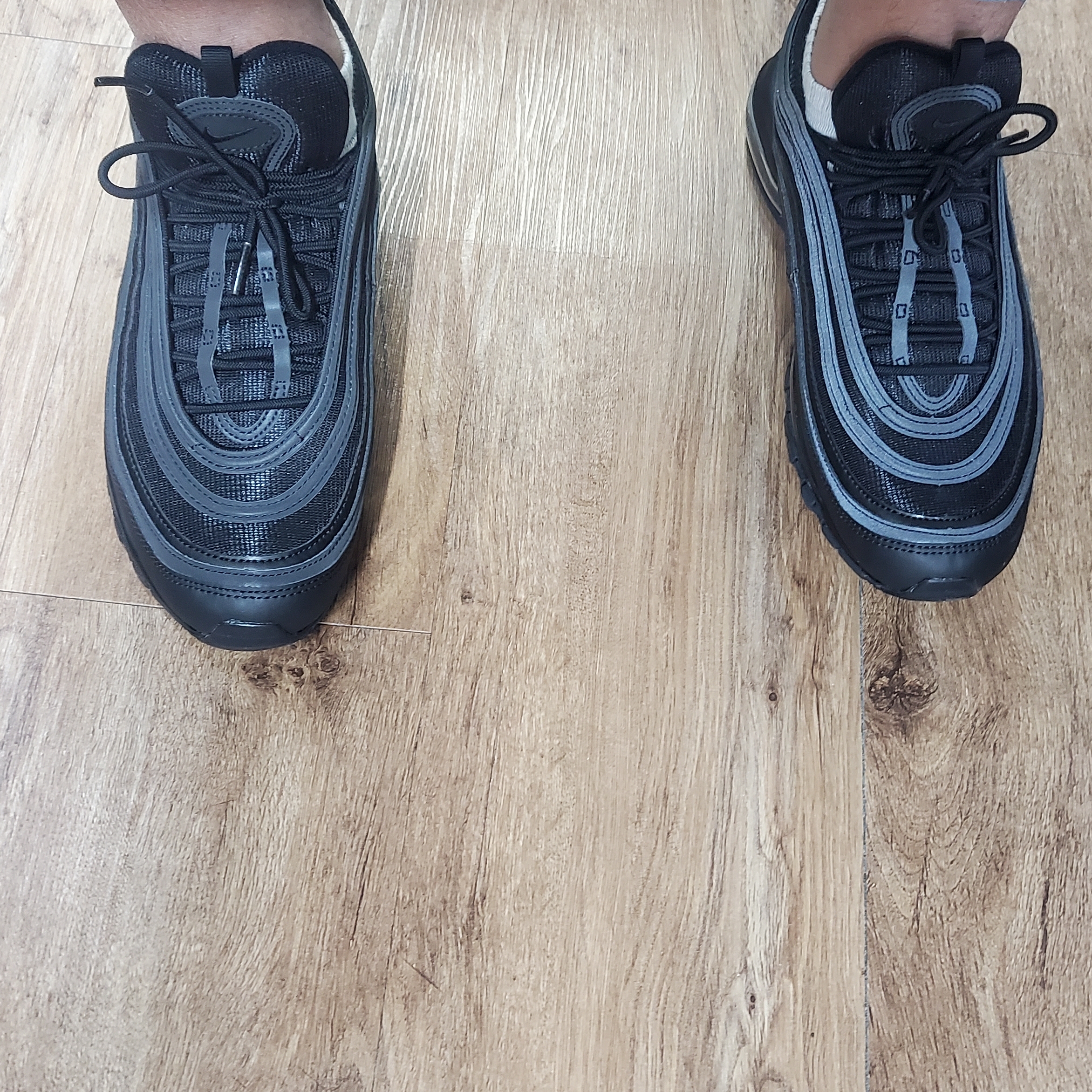 Nike Air Max 97 Triple Black 착용 스타일 - 2