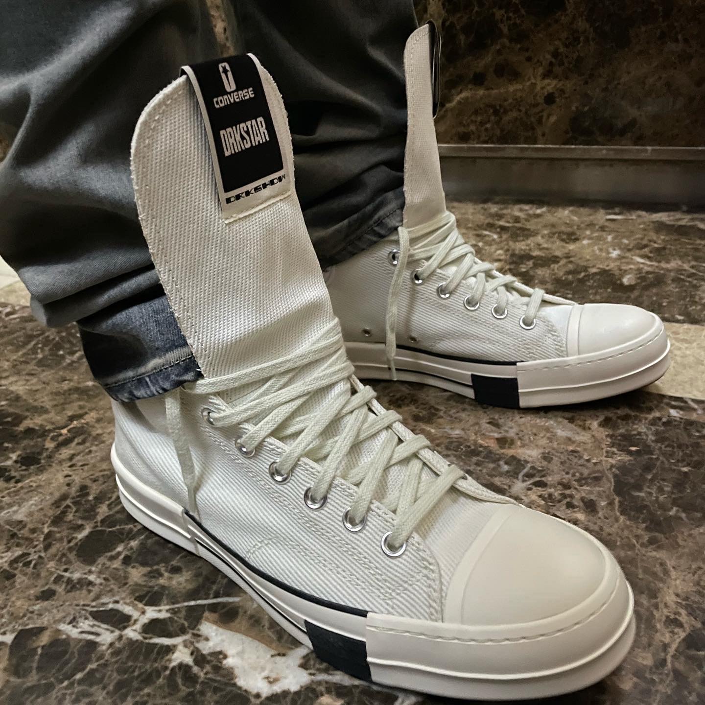 Converse x Drkshdw Drkstr Chuck 70 High Lily White 착용 스타일 - 3