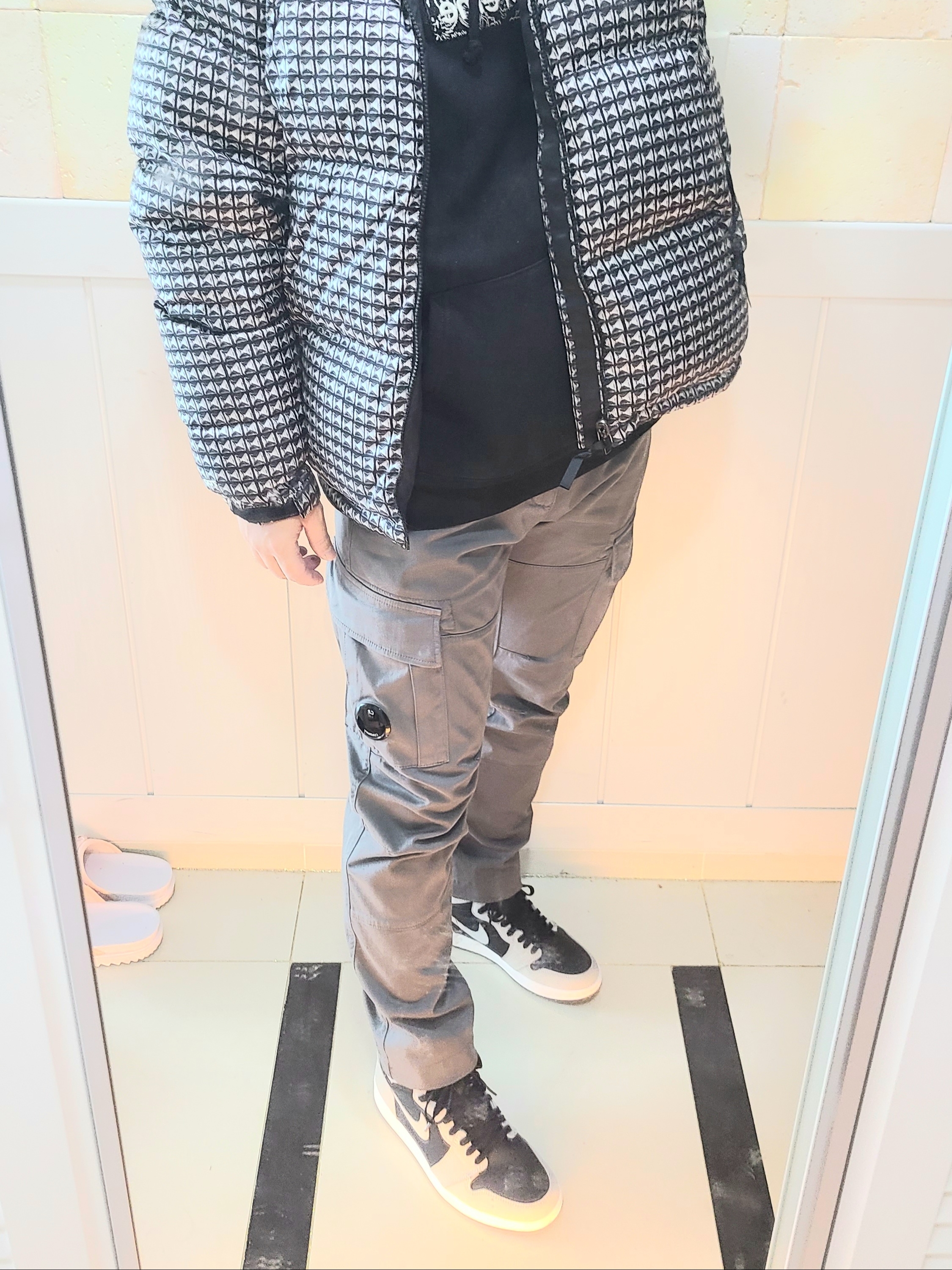 Supreme x The North Face Studded Nuptse Jacket Black - 21SS, Supreme Bandana Box Logo Hooded Sweatshirt Black - 19FW 착용 스타일 - 2