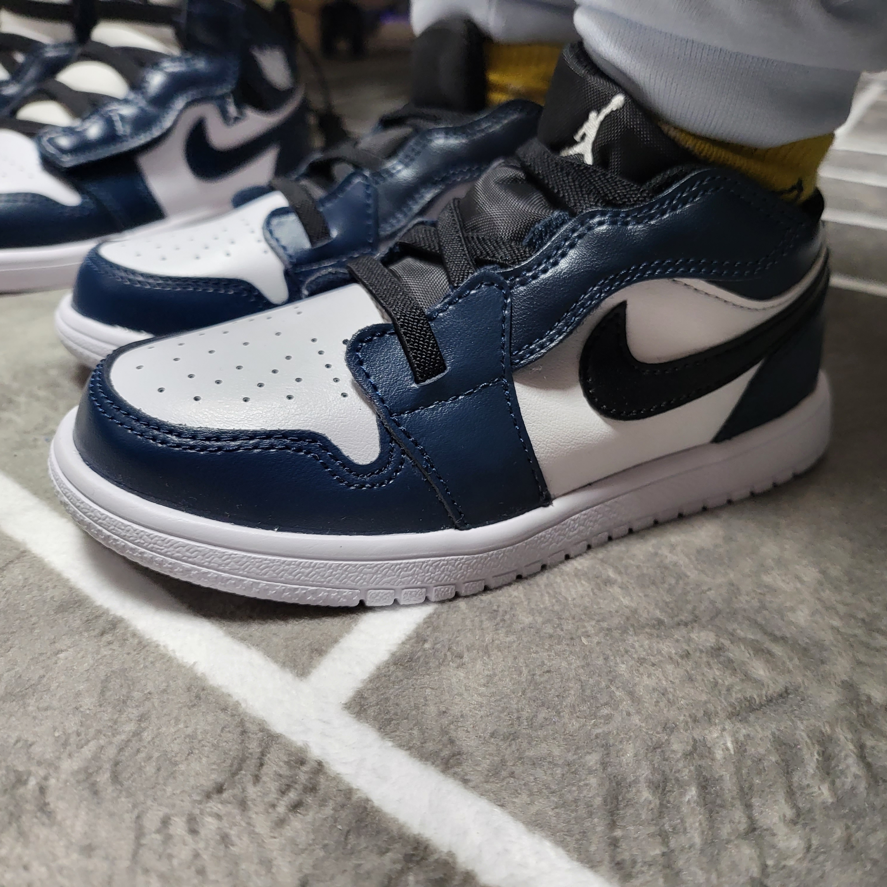 (PS) Jordan 1 Mid Alt Armory Navy, (TD) Jordan 1 Low Alt Armory Navy 착용 스타일 - 5