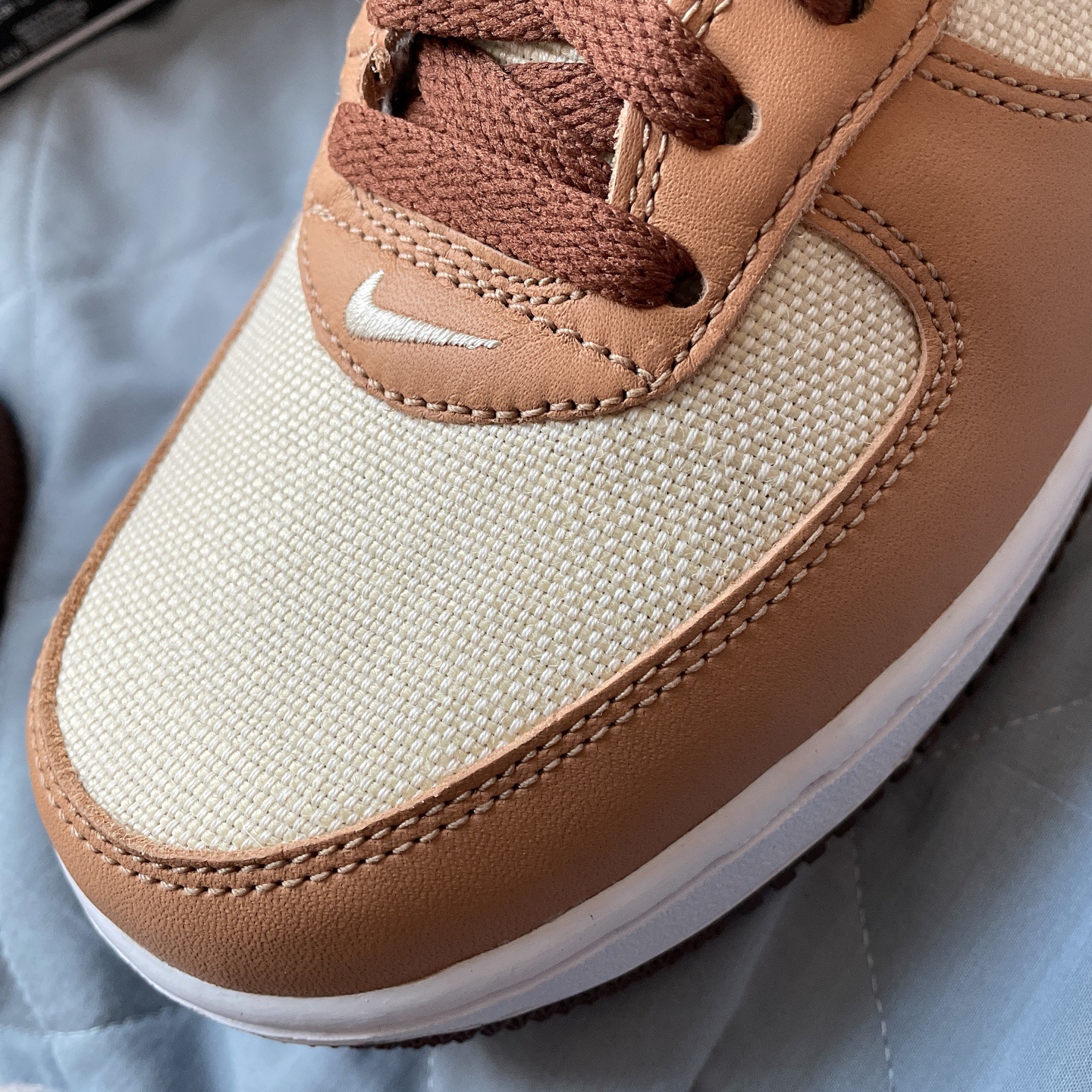 Nike Air Force 1 Low QS Acorn 2021 착용 스타일 - 1