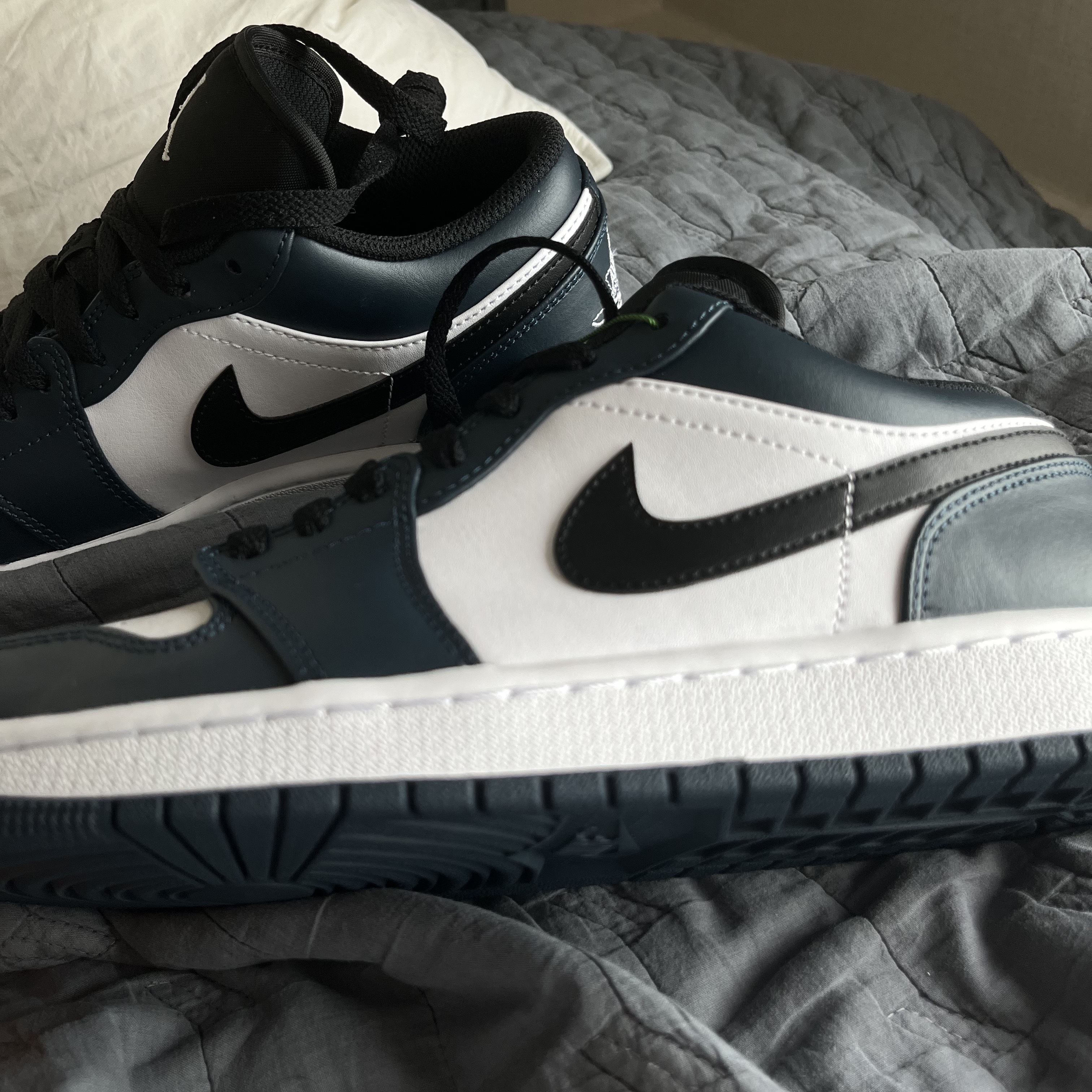 Jordan 1 Low Dark Teal 착용 스타일 - 1