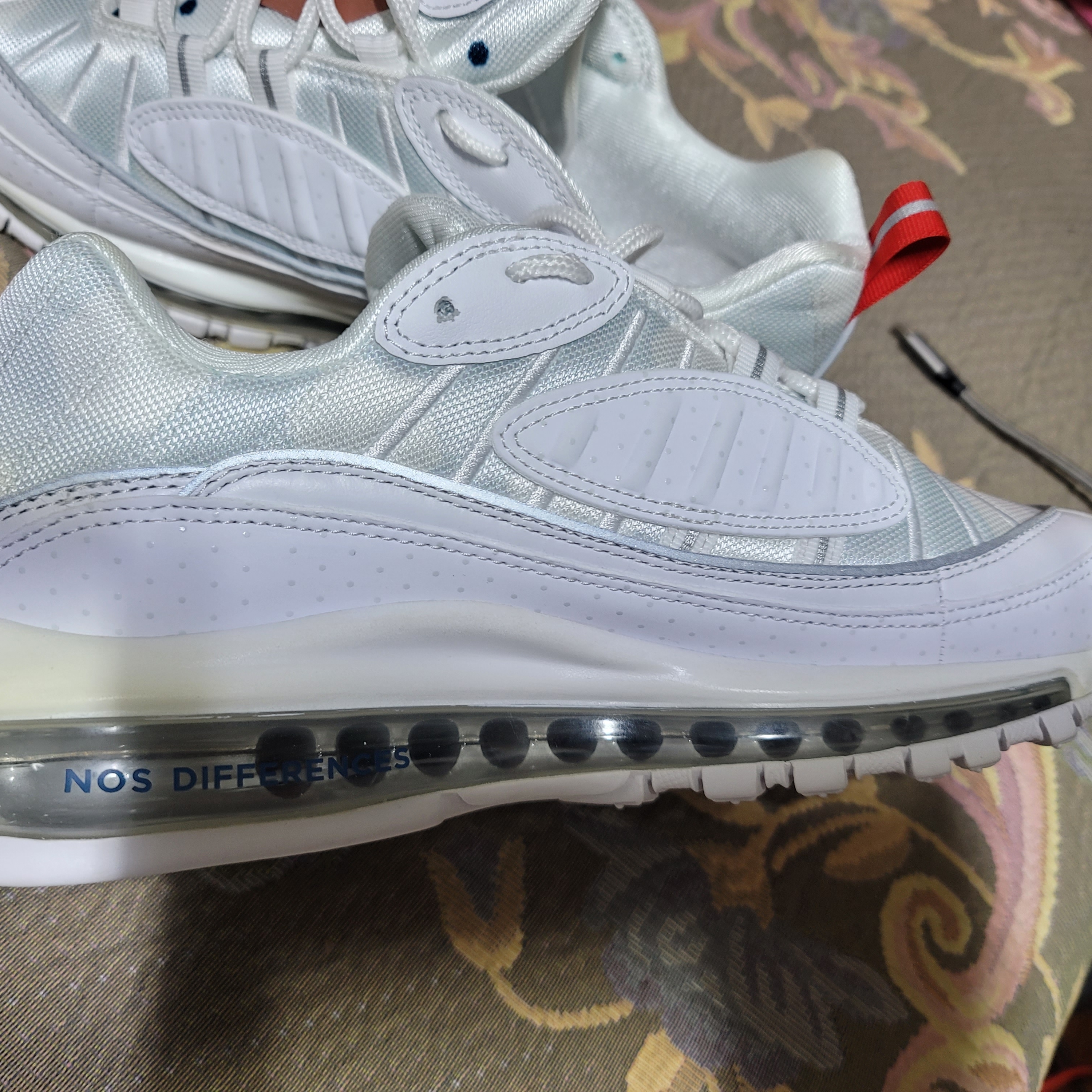 (W) Nike Air Max 98 Unite Totale White 착용 스타일 - 4