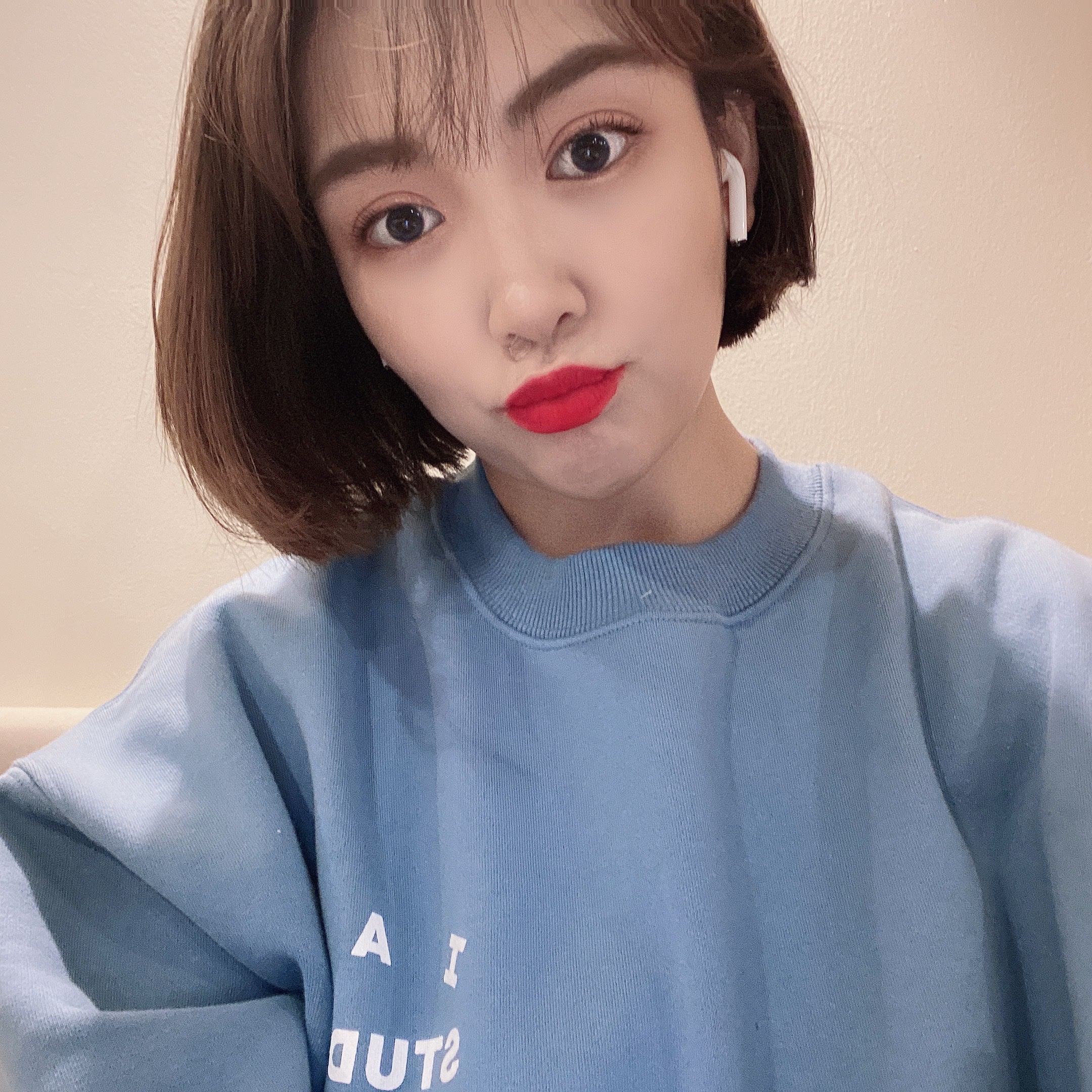 IAB Studio Crewneck Sky Blue 착용 스타일 - 2