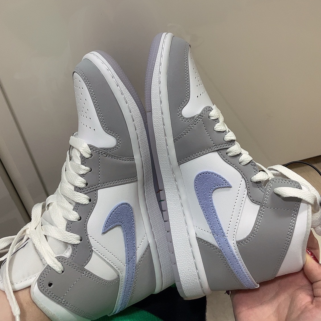 (W) Jordan 1 Mid Wolf Grey 착용 스타일
