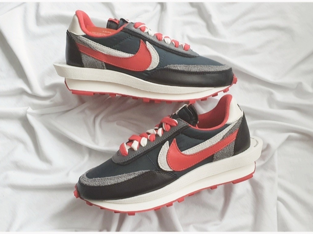Nike x Sacai x Undercover LDWaffle Midnight Spruce University Red 착용 스타일 - 3