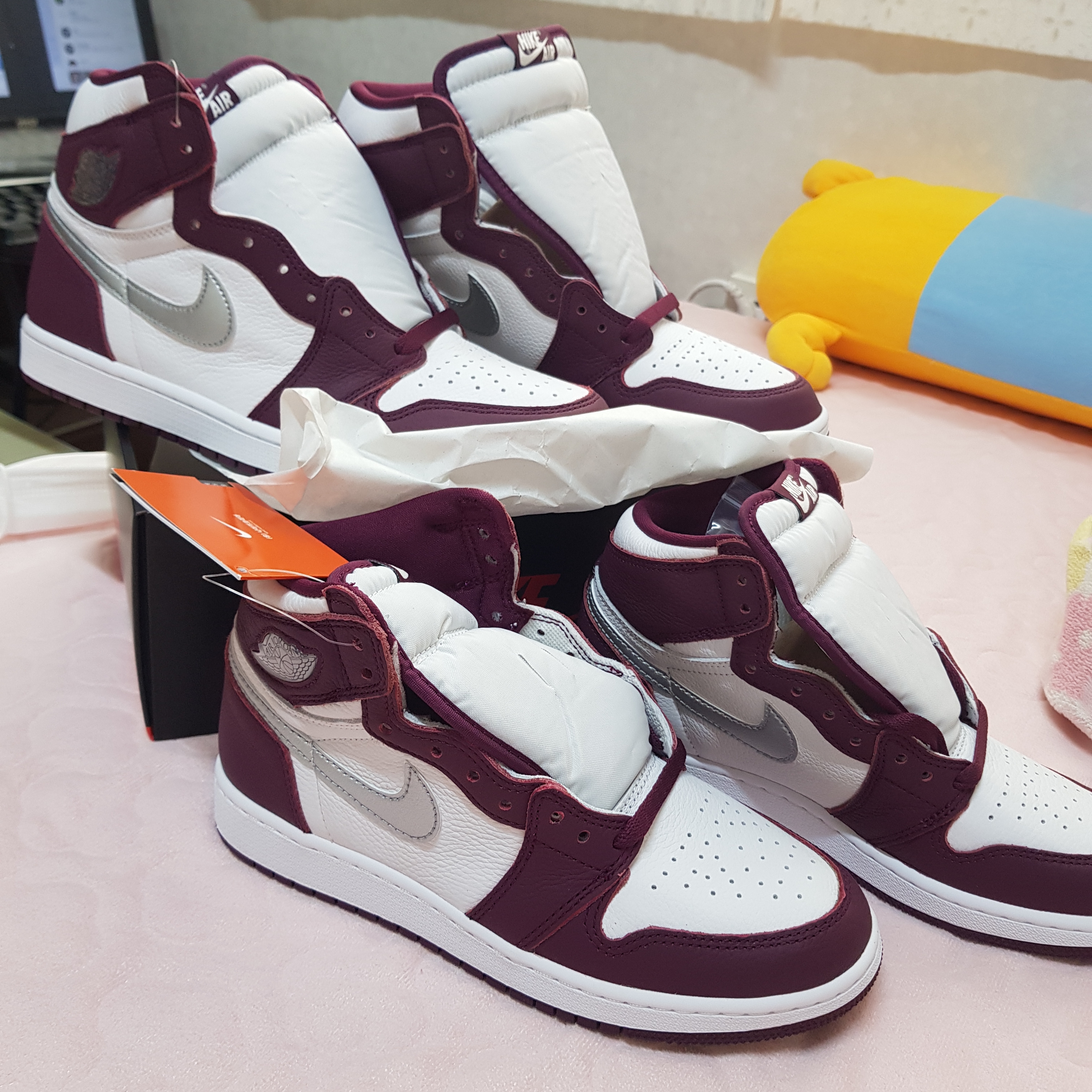 Jordan 1 Retro High OG Bordeaux, (GS) Jordan 1 Retro High OG Bordeaux 착용 스타일 - 2