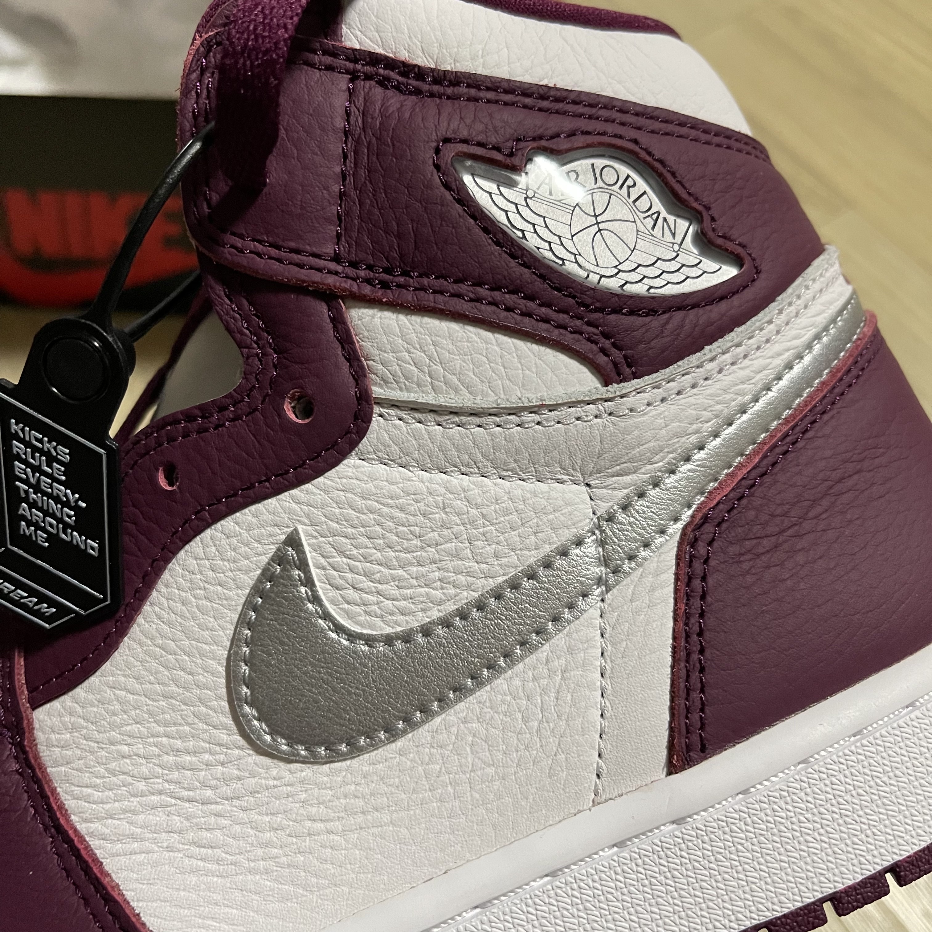 Jordan 1 Retro High OG Bordeaux, (GS) Jordan 1 Retro High OG Bordeaux 착용 스타일 - 2