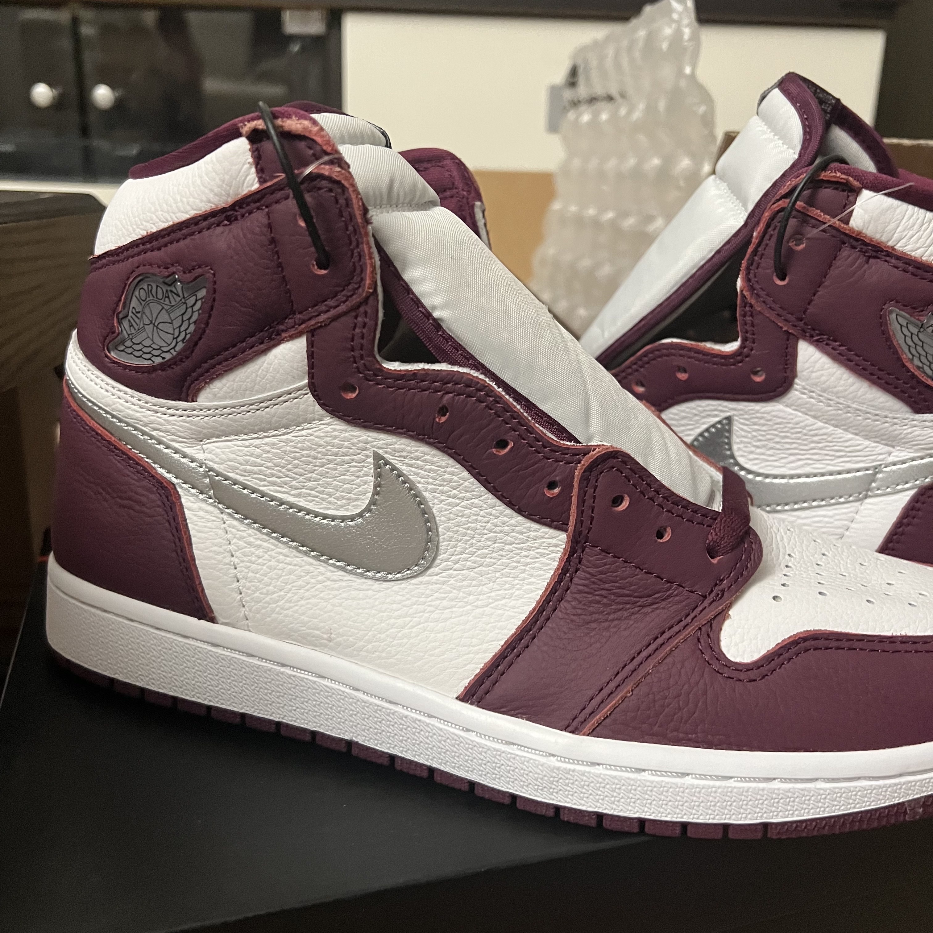 Jordan 1 Retro High OG Bordeaux 착용 스타일 - 3
