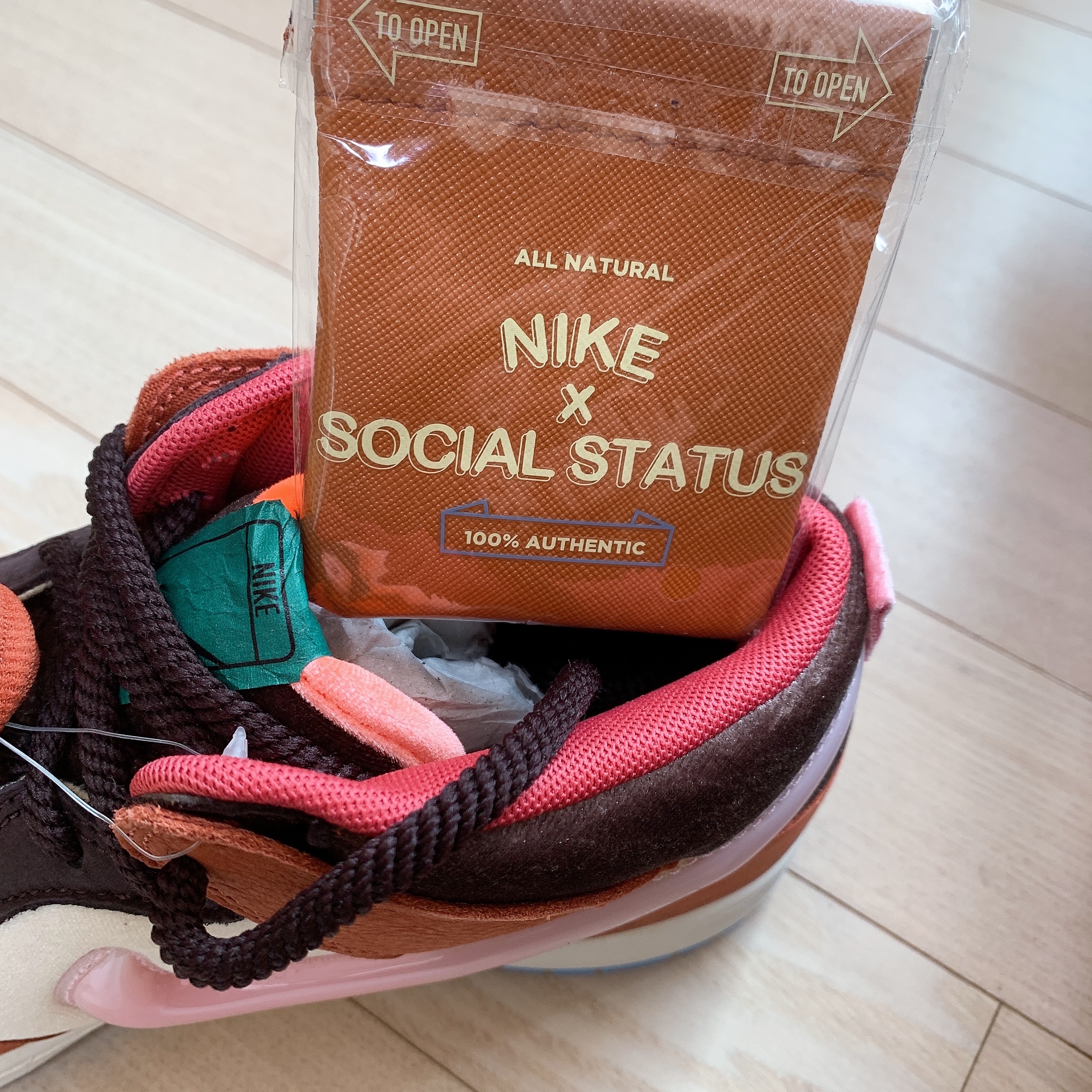 Nike x Social Status Dunk Mid Free Lunch Chocolate Milk 착용 스타일 - 2