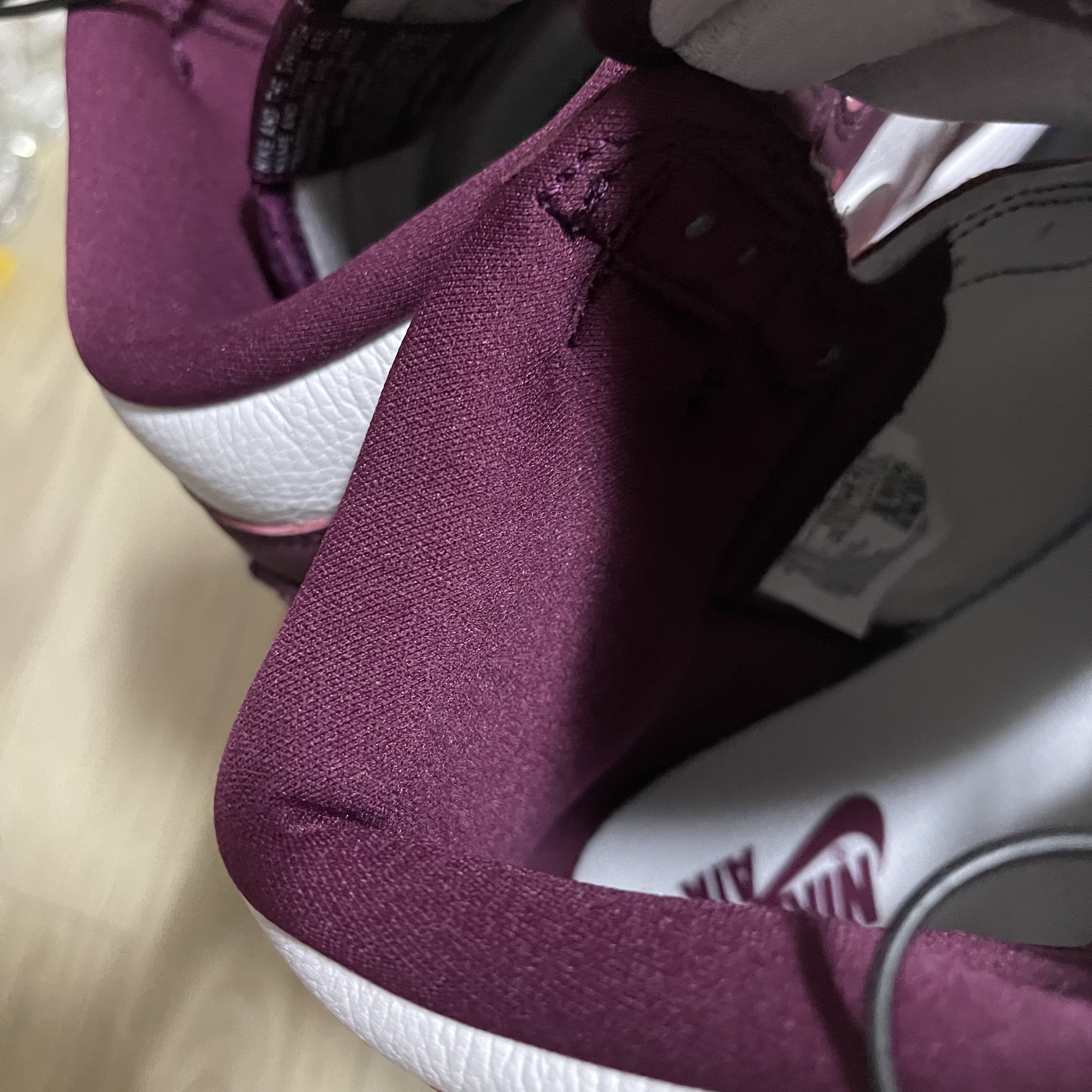 Jordan 1 Retro High OG Bordeaux, (GS) Jordan 1 Retro High OG Bordeaux 착용 스타일 - 5