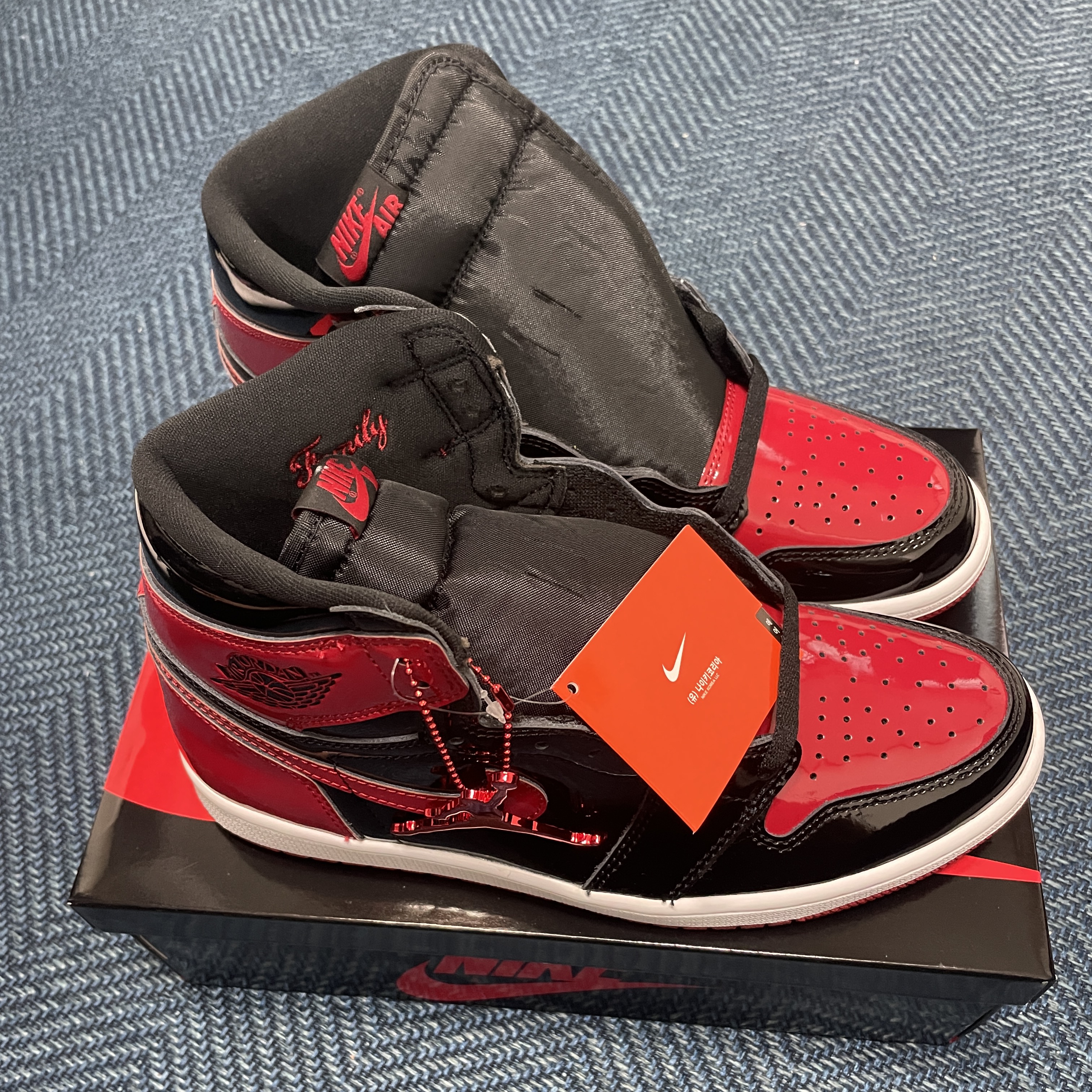 Jordan 1 Retro High OG Patent Bred 착용 스타일