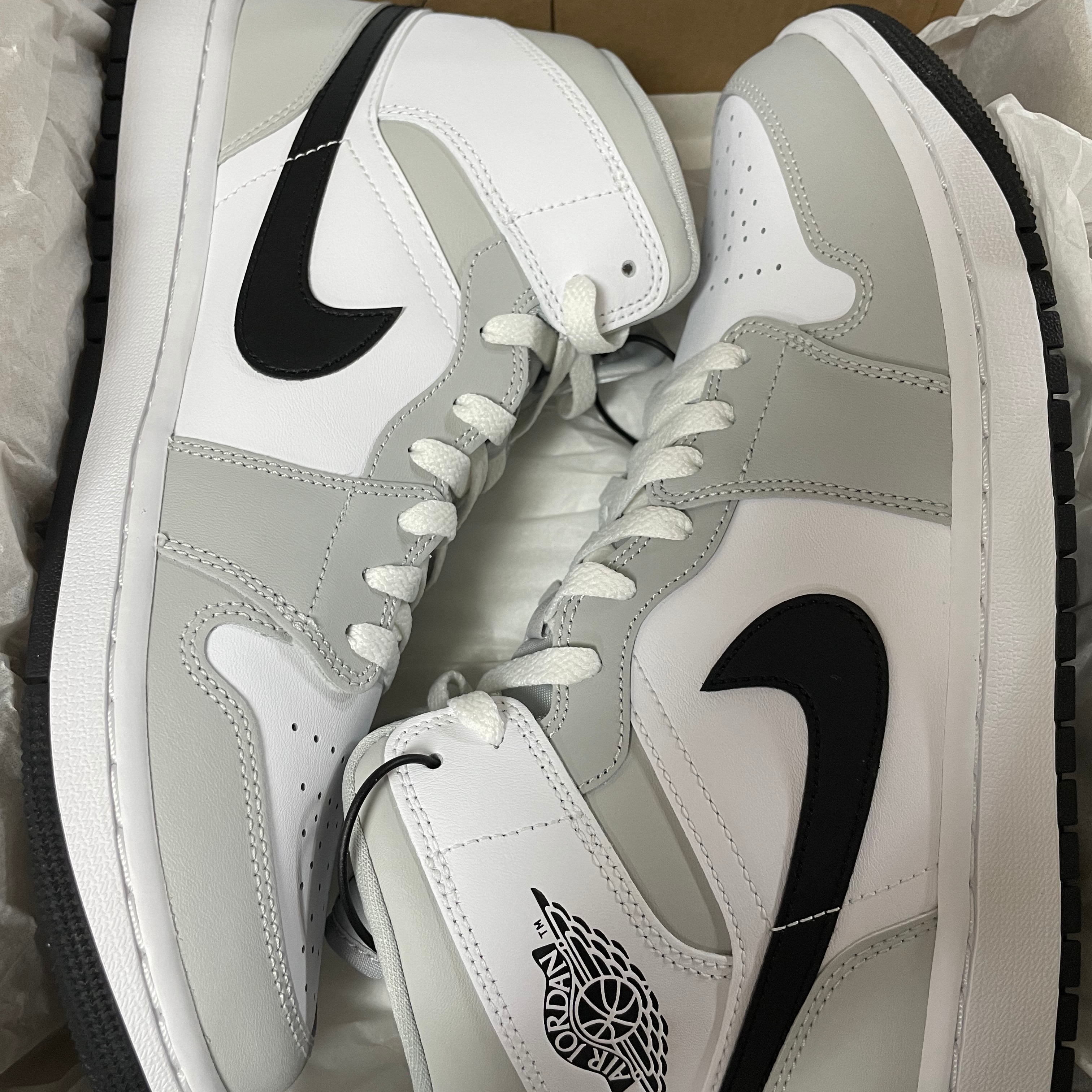 (W) Jordan 1 Mid Grey Fog 착용 스타일 - 1