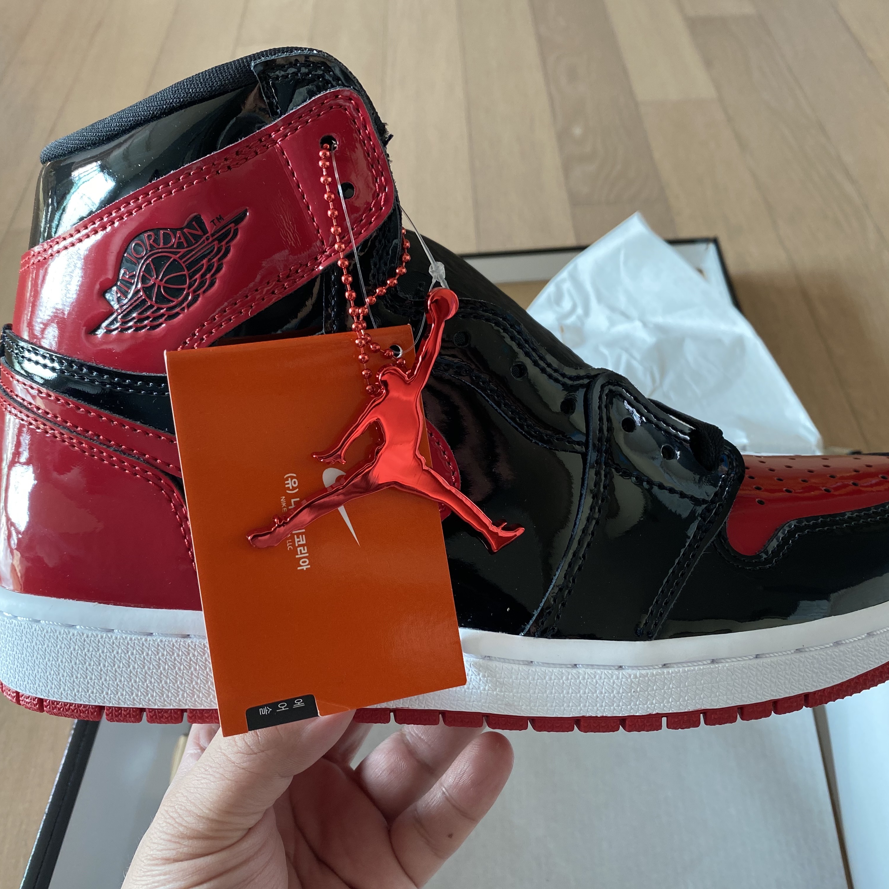 Jordan 1 Retro High OG Patent Bred 착용 스타일 - 1