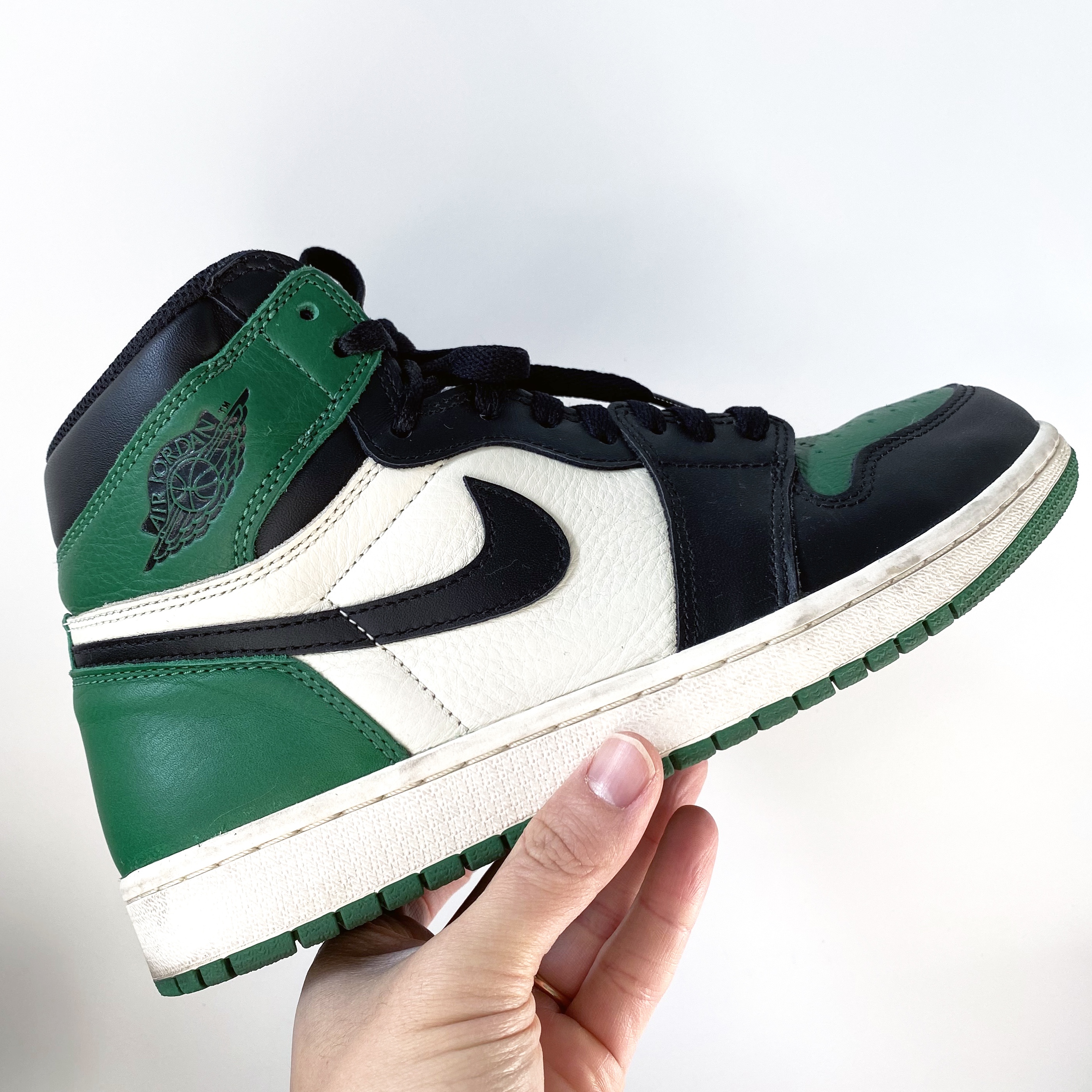 Jordan 1 Retro High OG Pine Green 착용 스타일 - 3