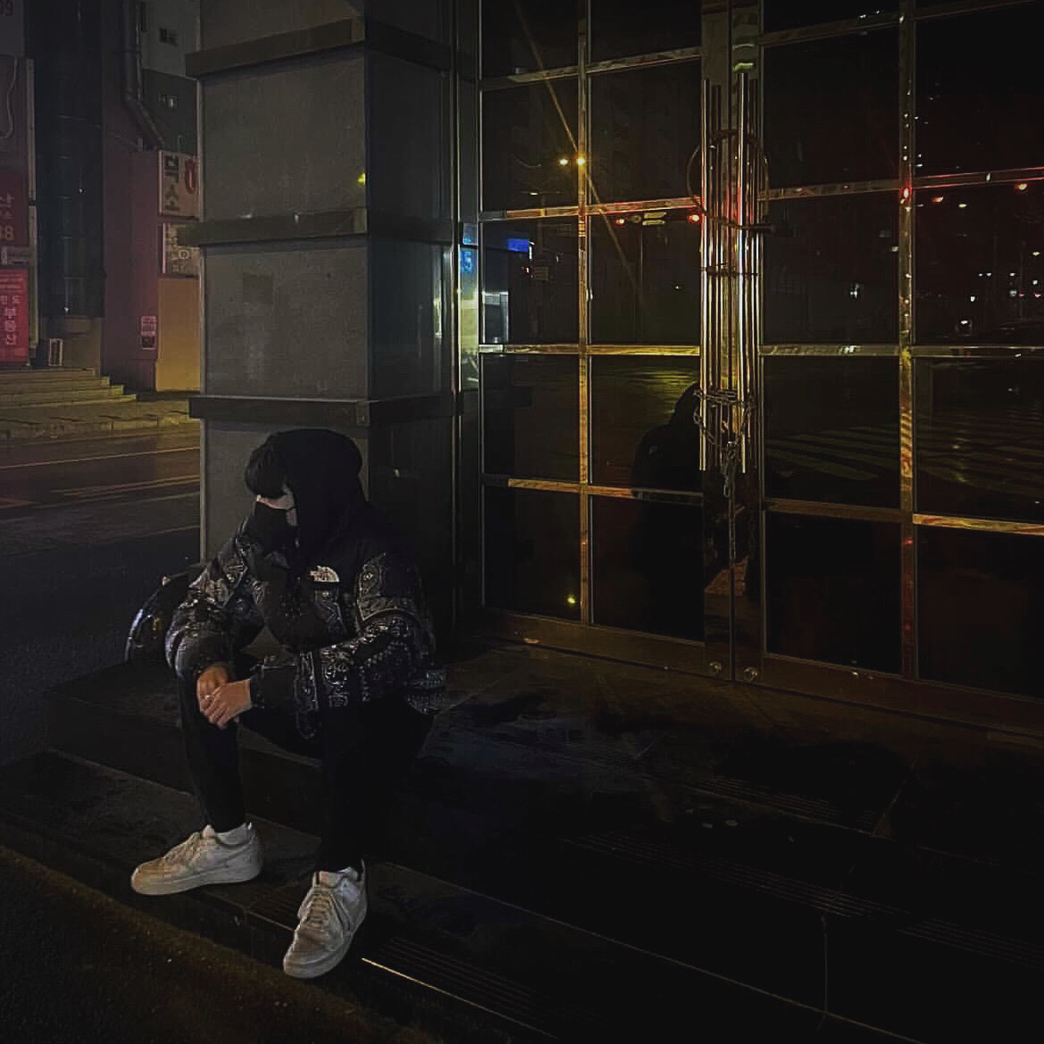 The North Face 1996 Novelty Nuptse Jacket Real Black - 21FW, Stussy 8 Ball Hoodie Black - 21FW 착용 스타일