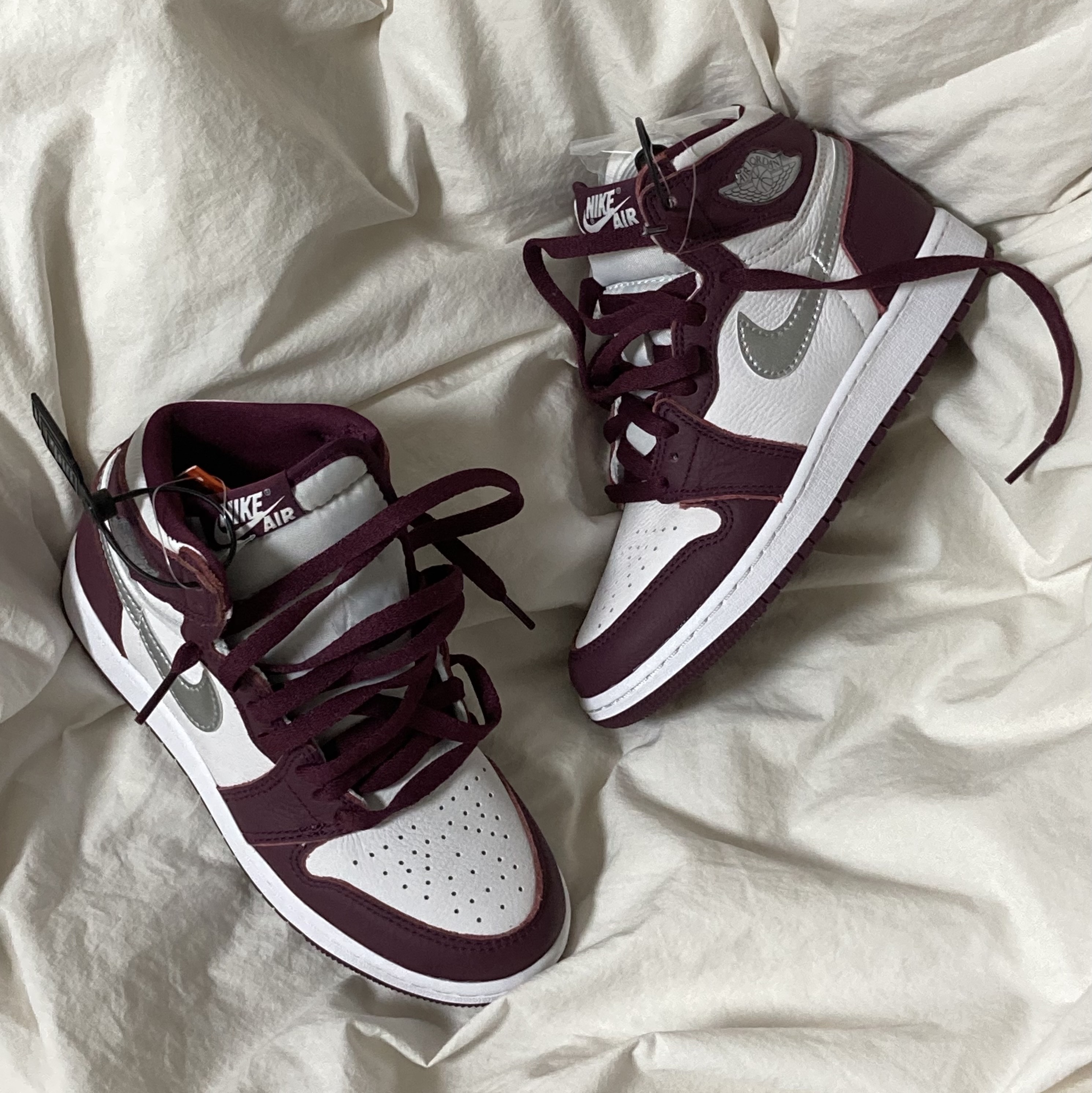 (GS) Jordan 1 Retro High OG Bordeaux, Jordan 1 Retro High OG Bordeaux 착용 스타일 - 2