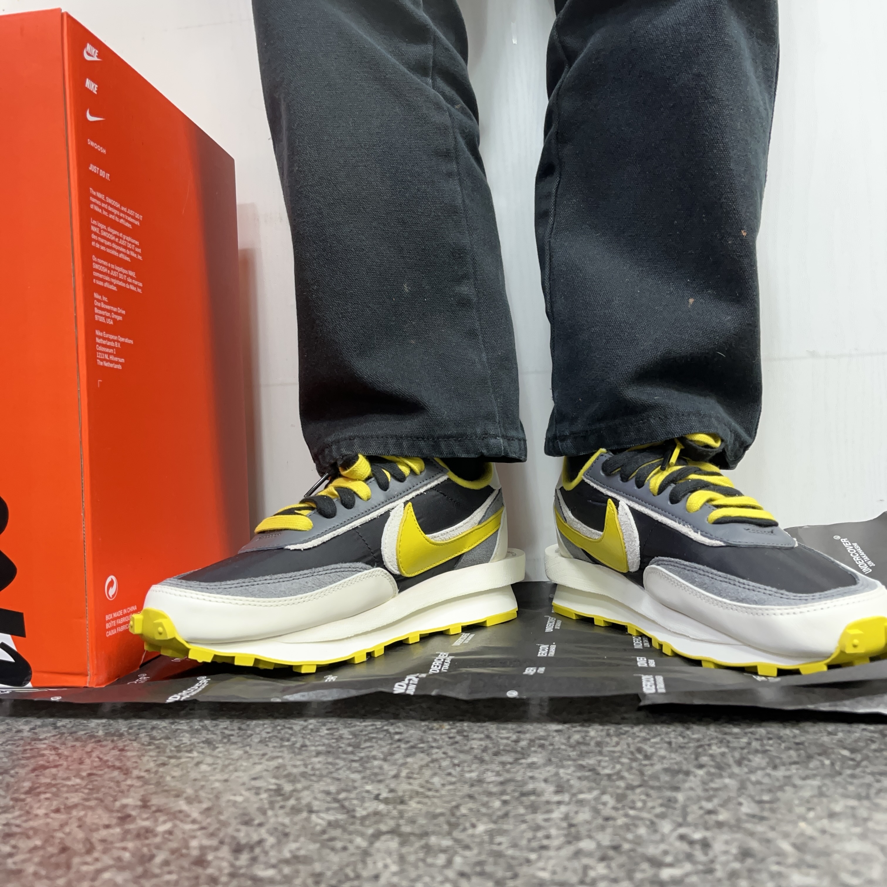 Nike x Sacai x Undercover LDWaffle Black Bright Citron 착용 스타일 - 3