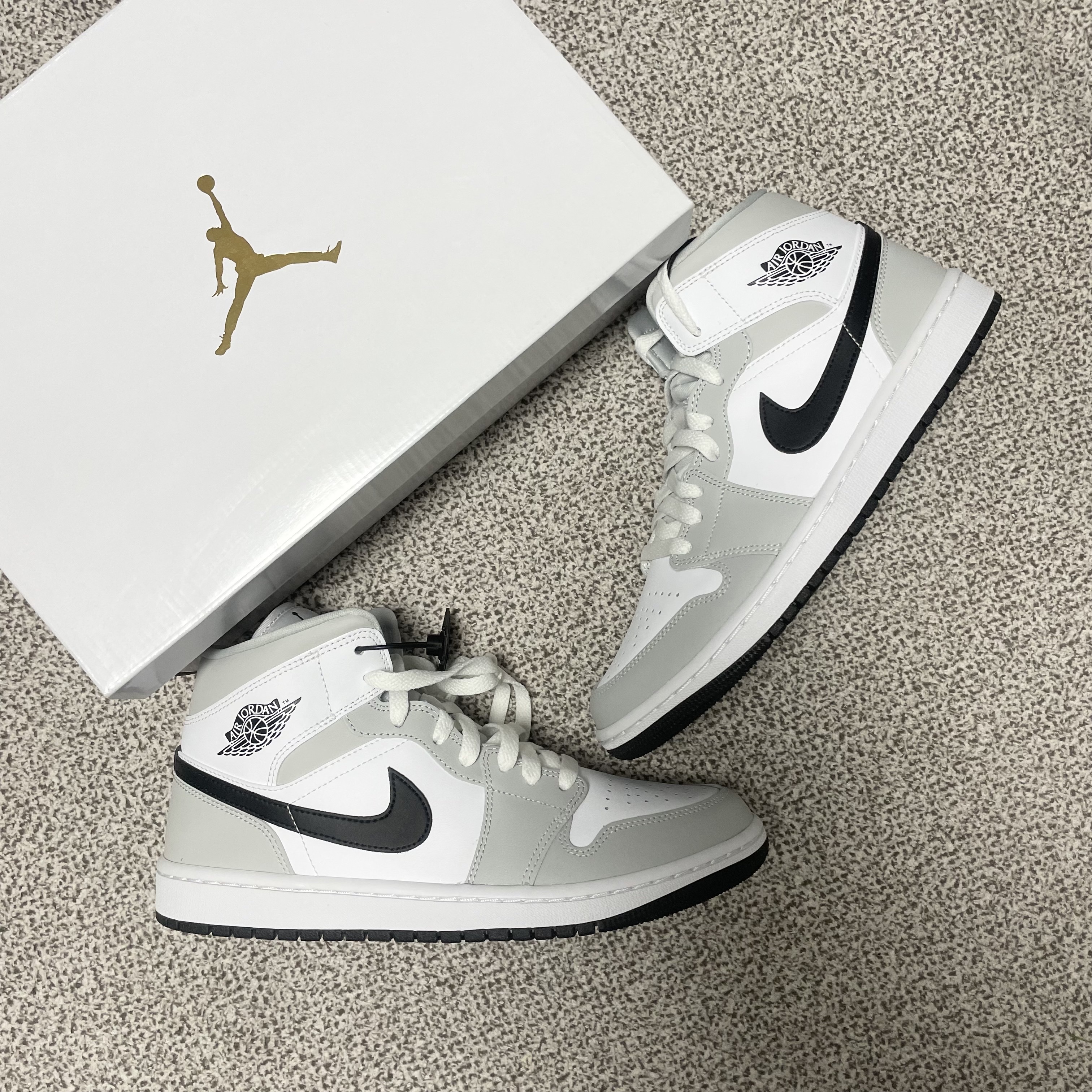 (W) Jordan 1 Mid Grey Fog 착용 스타일