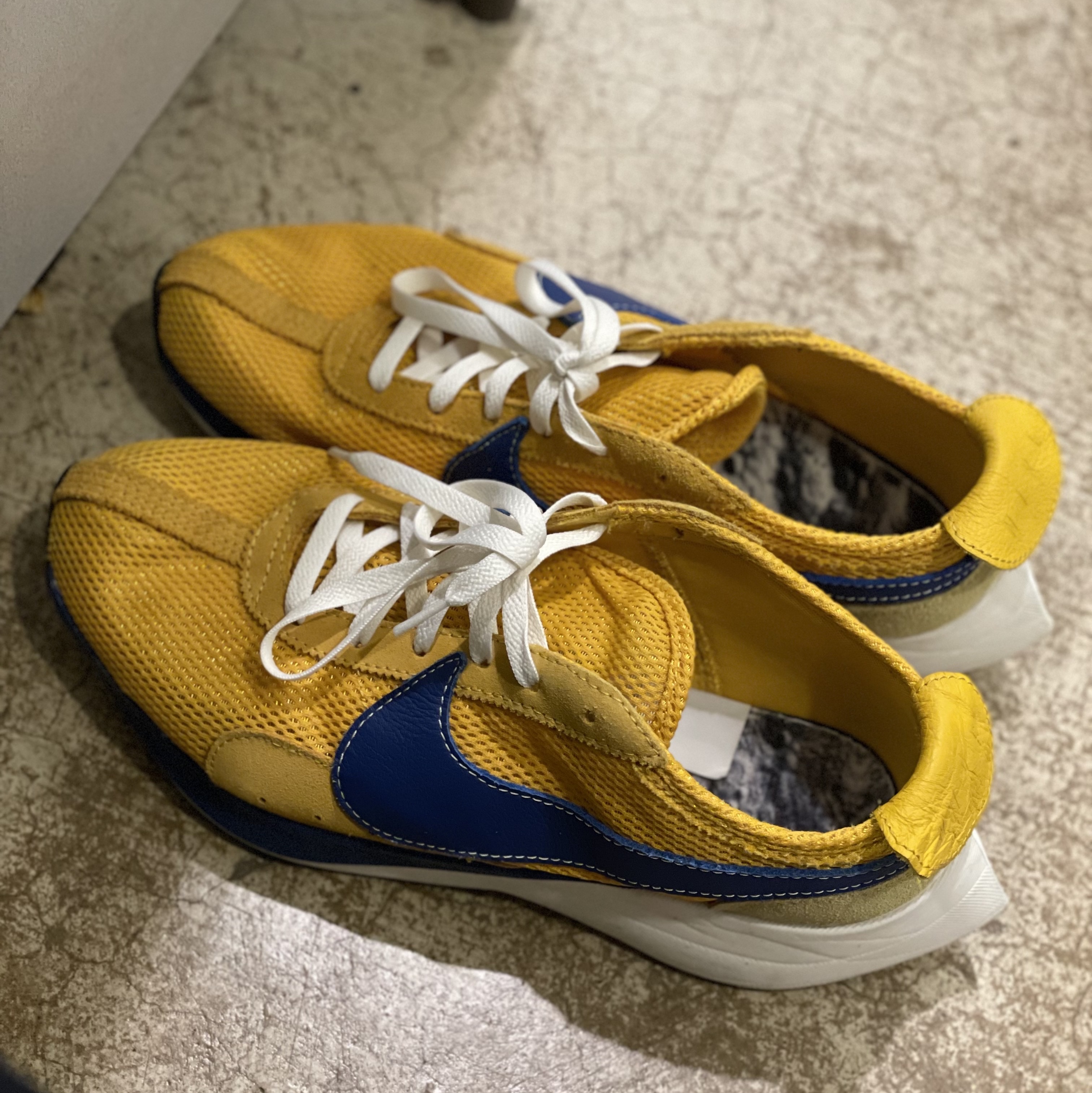 Nike Moon Racer Yellow Ochre Gym Blue 착용 스타일