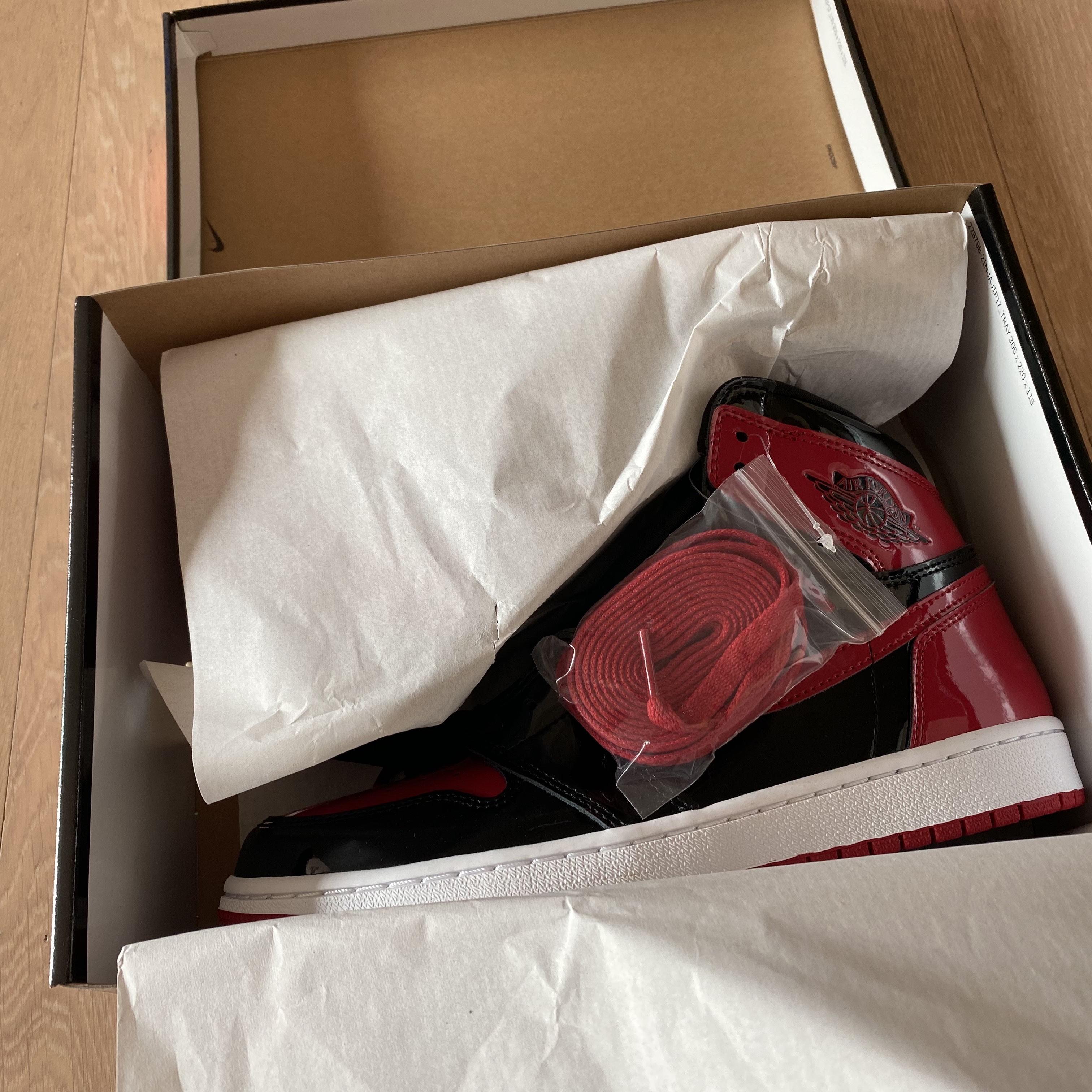 Jordan 1 Retro High OG Patent Bred 착용 스타일 - 3