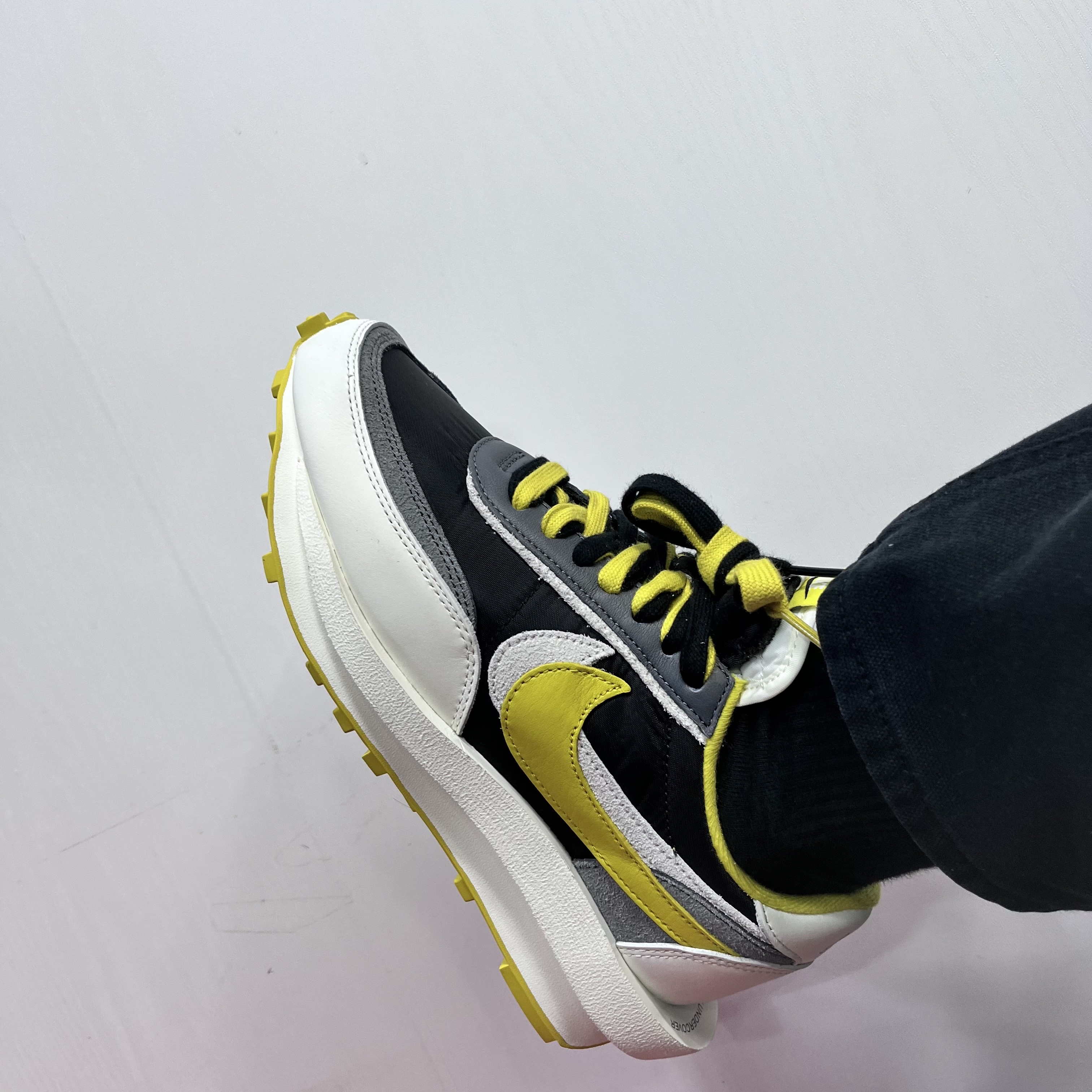 Nike x Sacai x Undercover LDWaffle Black Bright Citron 착용 스타일 - 2