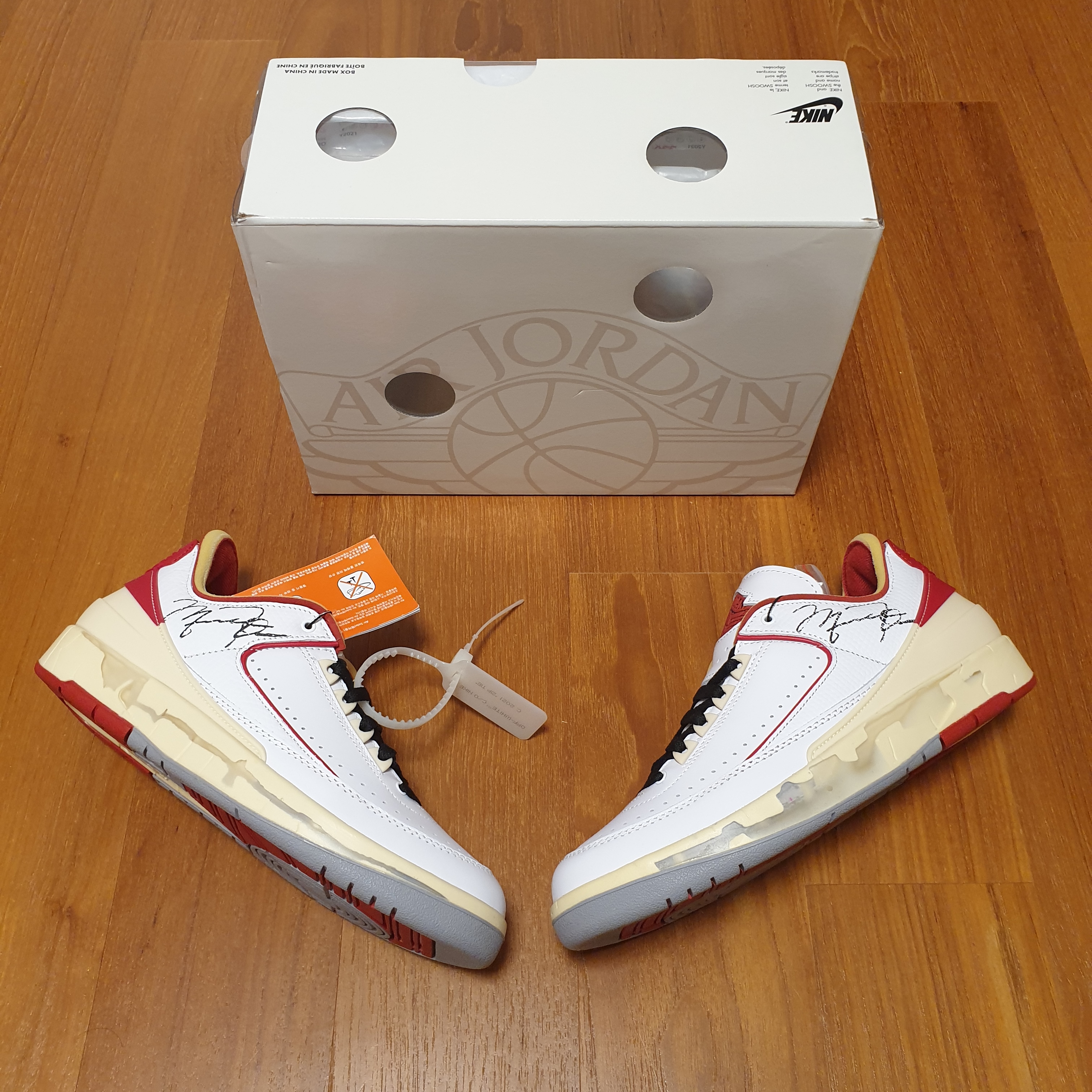 Jordan 2 x Off-White Retro Low SP White and Varsity Red 착용 스타일 - 2