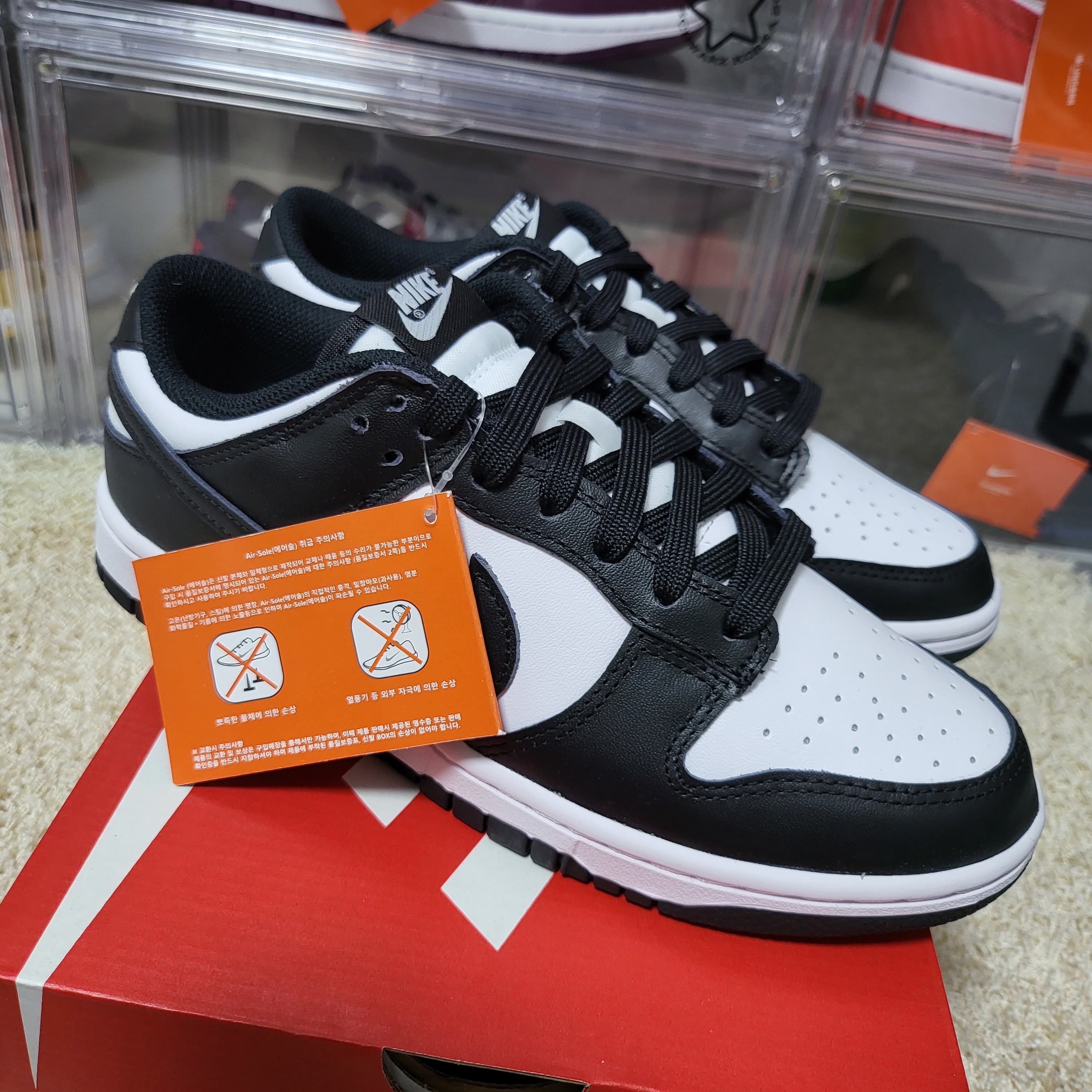 (W) Nike Dunk Low Black 착용 스타일 - 1