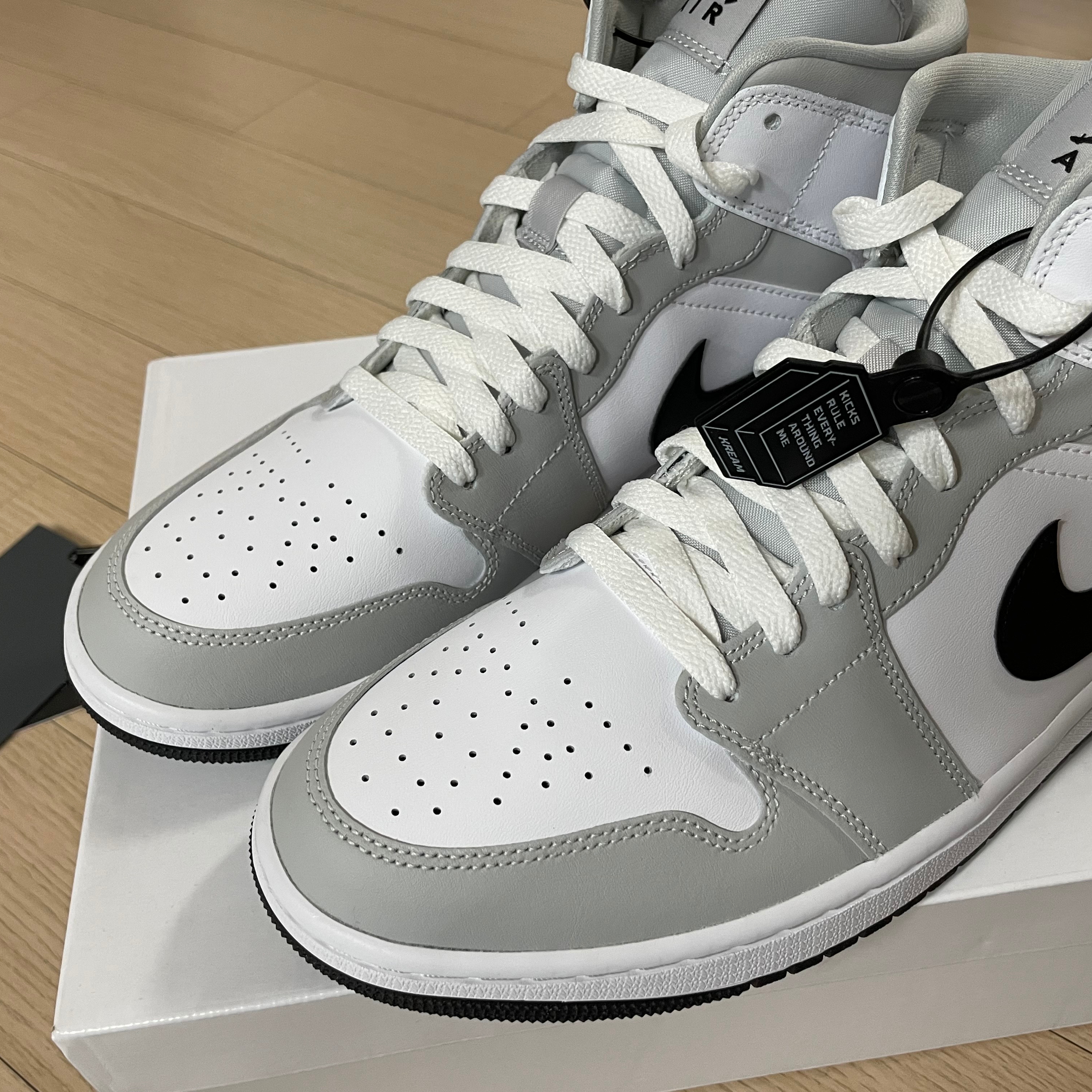 (W) Jordan 1 Mid Grey Fog 착용 스타일 - 2