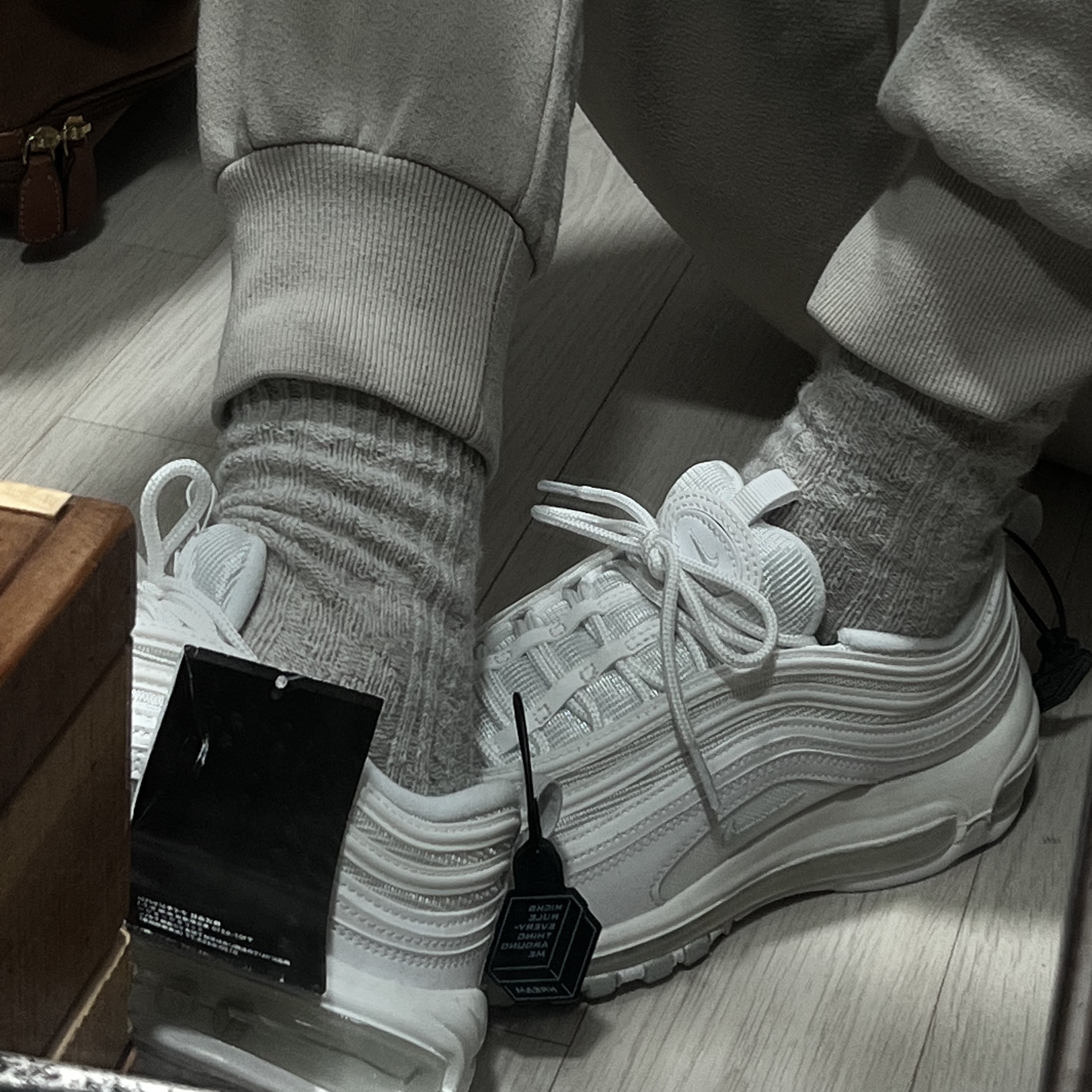 (W) Nike Air Max 97 White Pure Platinum 착용 스타일