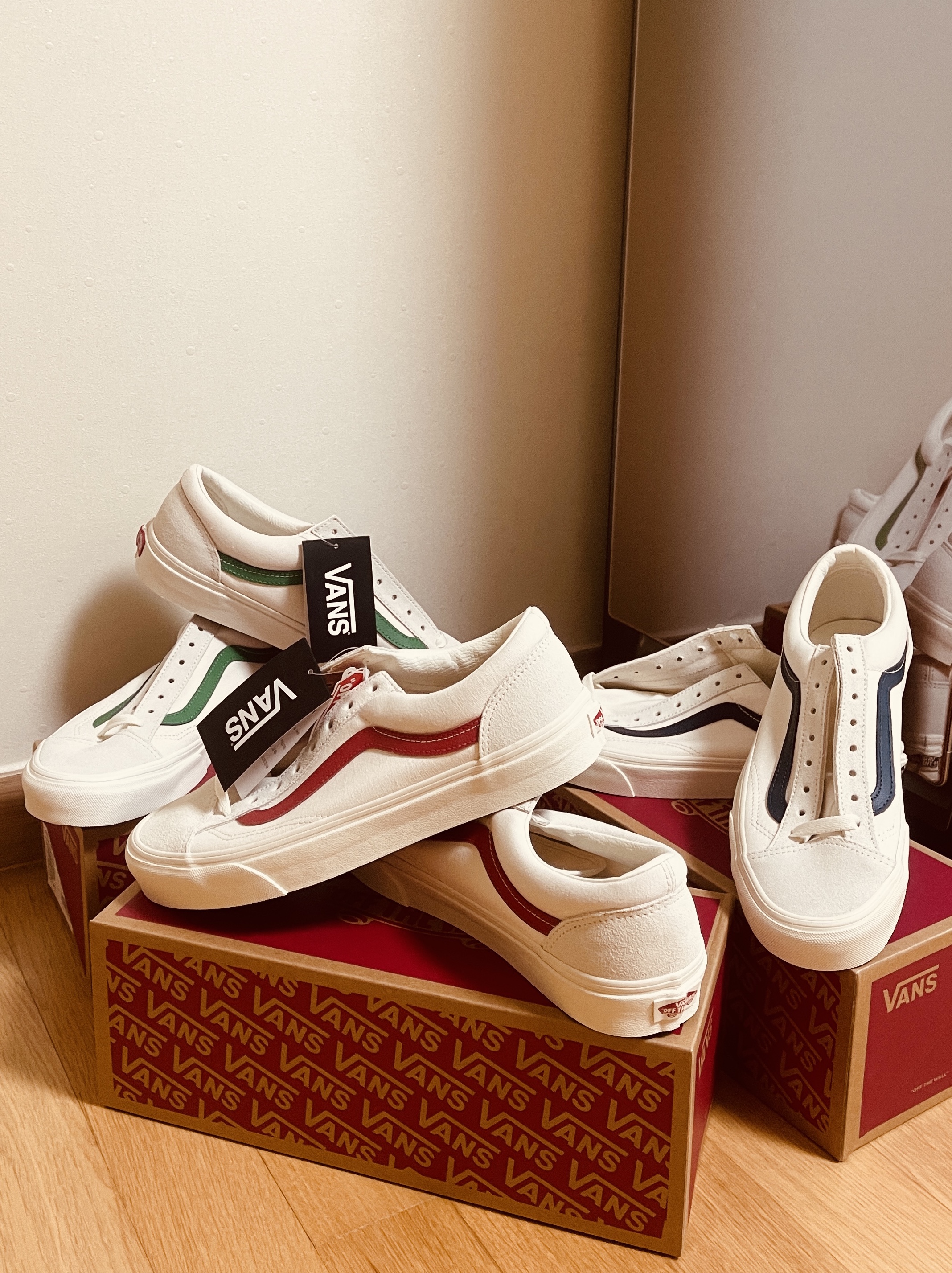 Vans Style 36 Marshmallow Racing Red, Vans Style 36 Marshmallow Jolly Green 착용 스타일