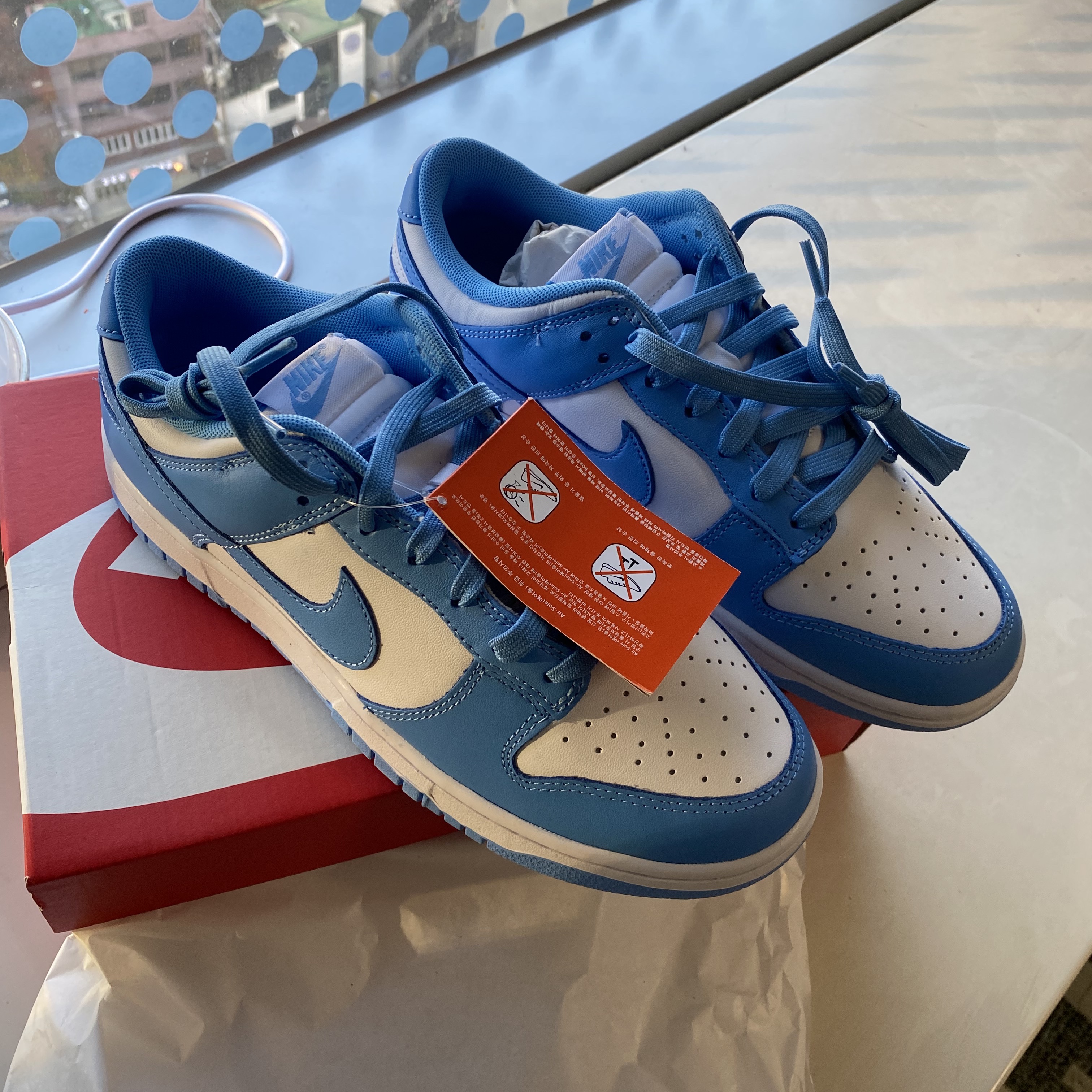 Nike Dunk Low Retro University Blue 착용 스타일 - 1