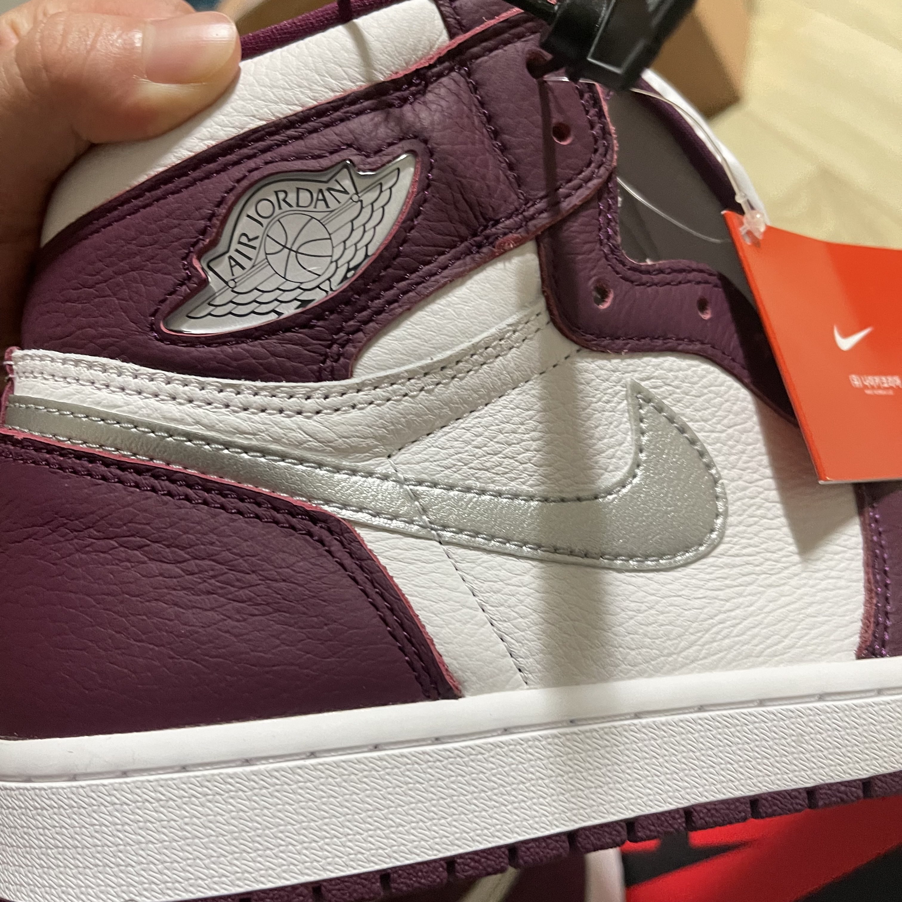 Jordan 1 Retro High OG Bordeaux, (GS) Jordan 1 Retro High OG Bordeaux 착용 스타일 - 4