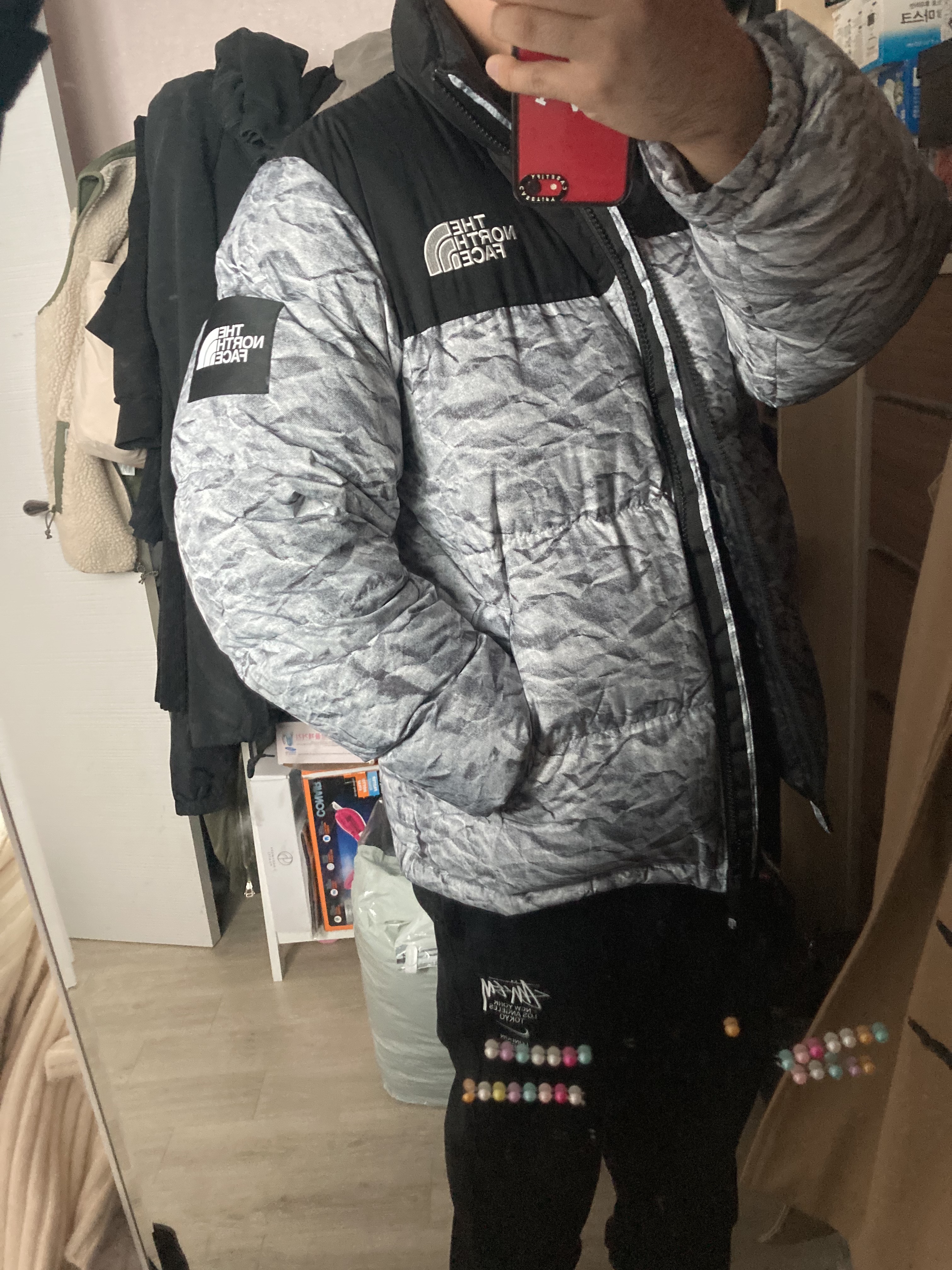 The North Face White Label Novelty Nuptse Down Jacket White, Nike x Stussy NRG ZR Fleece Pants Black - US/EU 착용 스타일 - 1