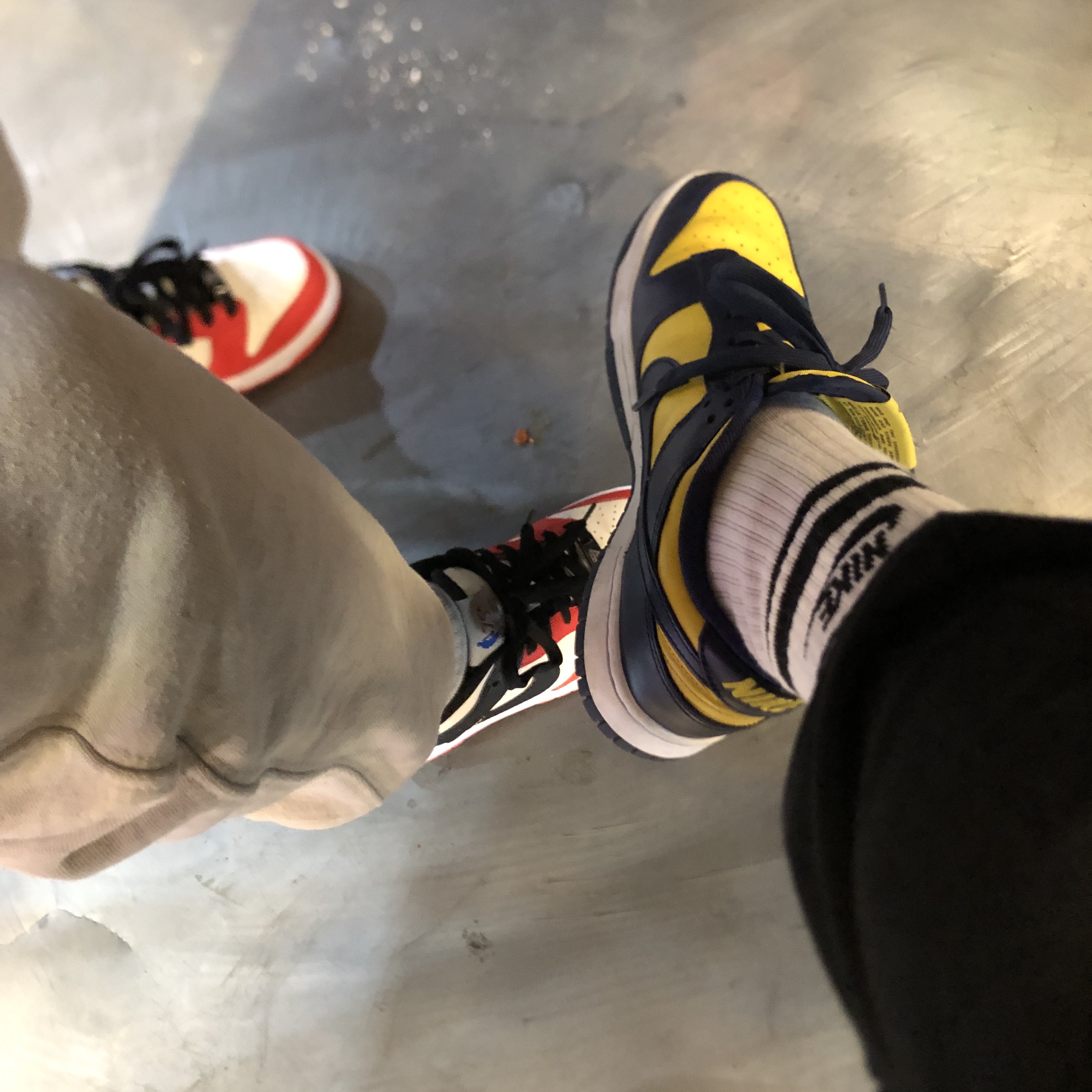 Nike Dunk Low Retro Varsity Maize, (GS) Nike x NBA Dunk Low Black and Chile Red 착용 스타일