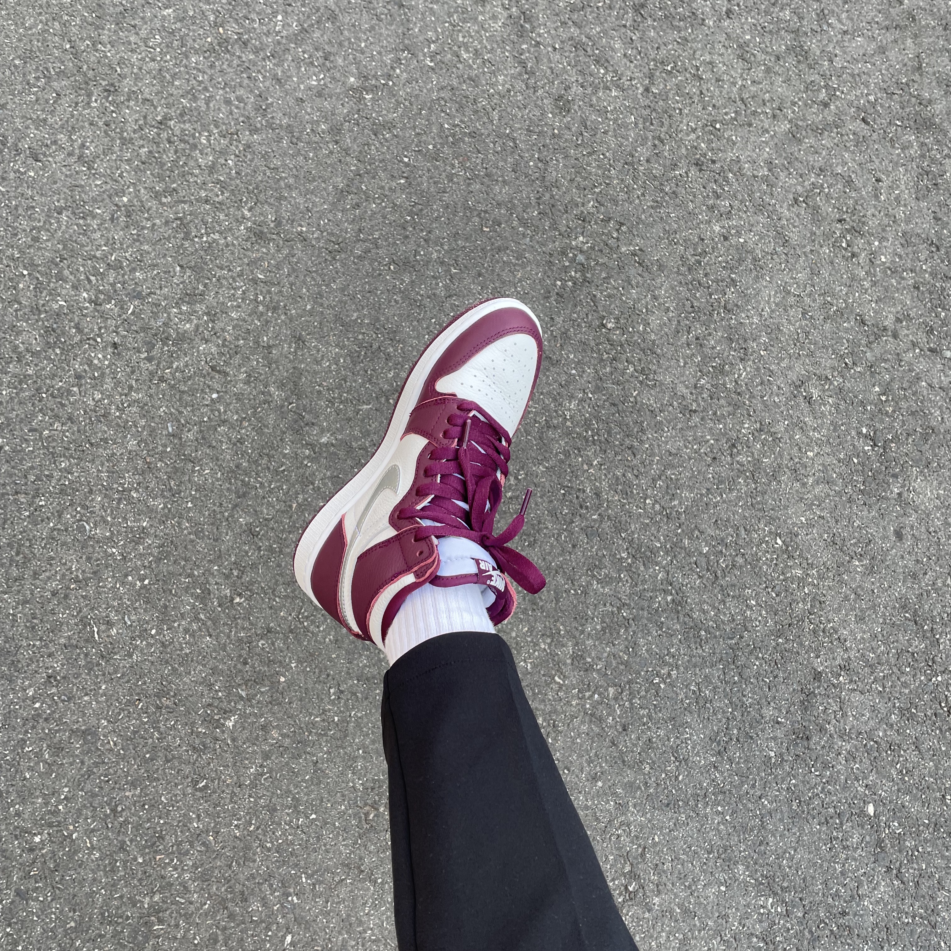 (GS) Jordan 1 Retro High OG Bordeaux 착용 스타일
