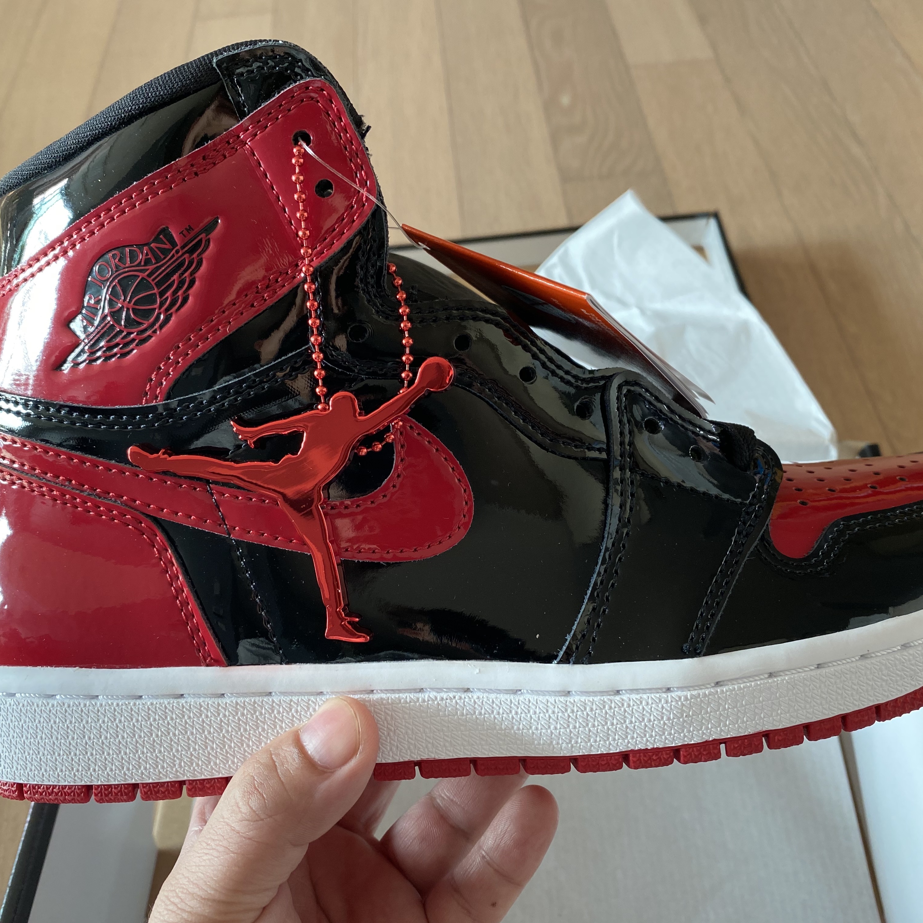 Jordan 1 Retro High OG Patent Bred 착용 스타일 - 4
