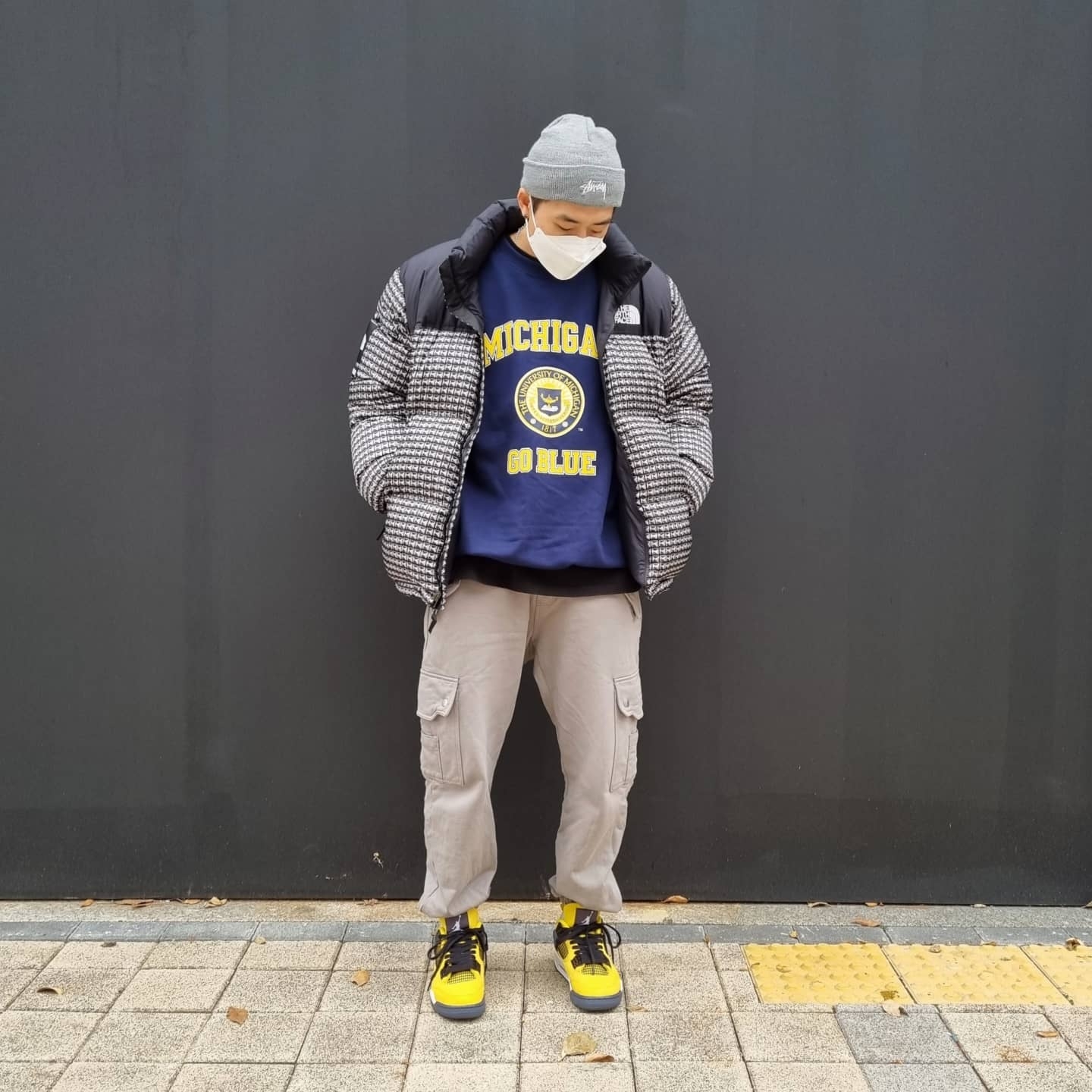 Supreme x The North Face Studded Nuptse Jacket Black - 21SS, Stussy Stock Cuff Beanie Grey Heather 착용 스타일