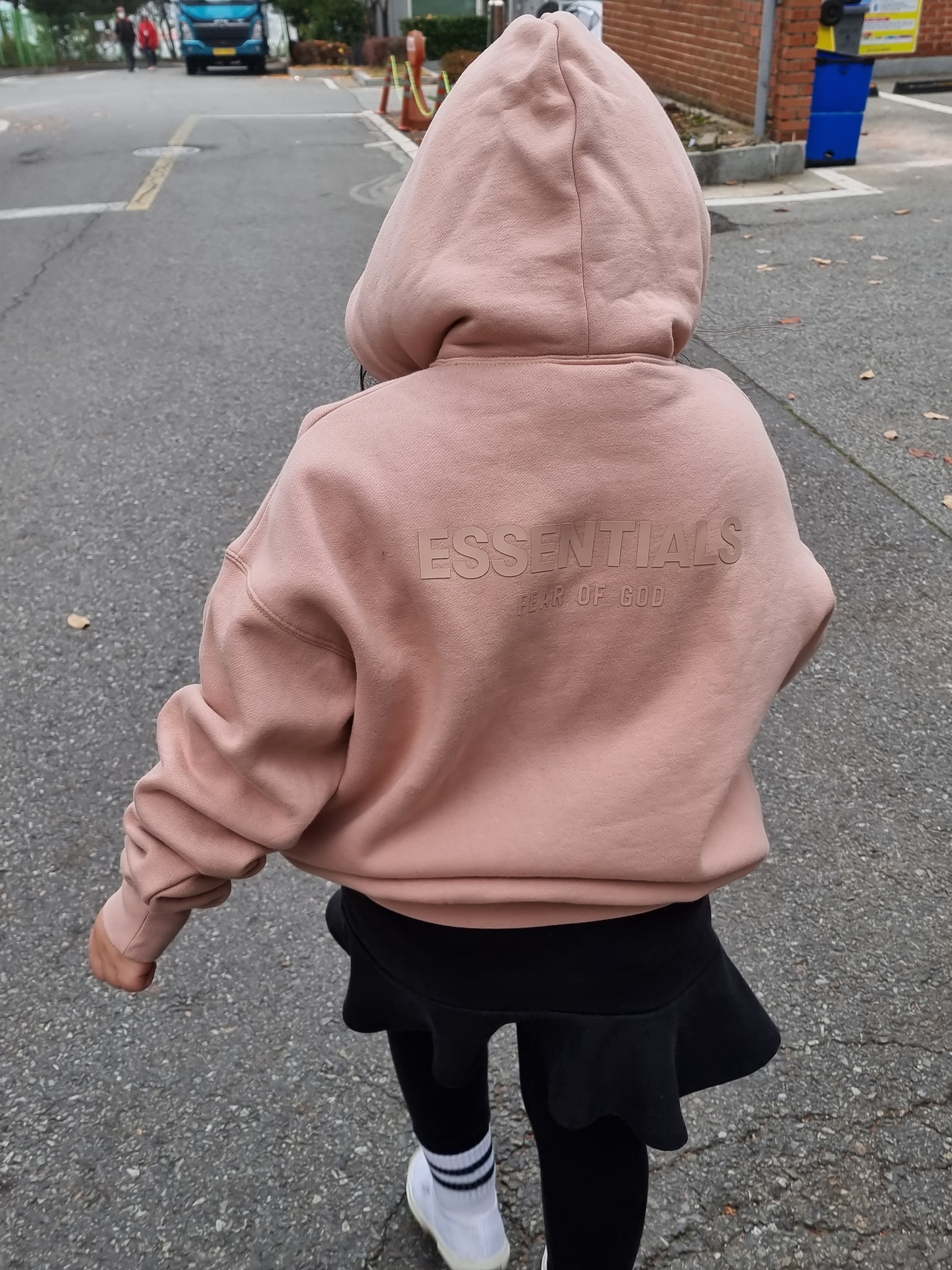(Kids) Essentials Pull-Over Hoodie Matte Blush - 21FW 착용 스타일 - 1