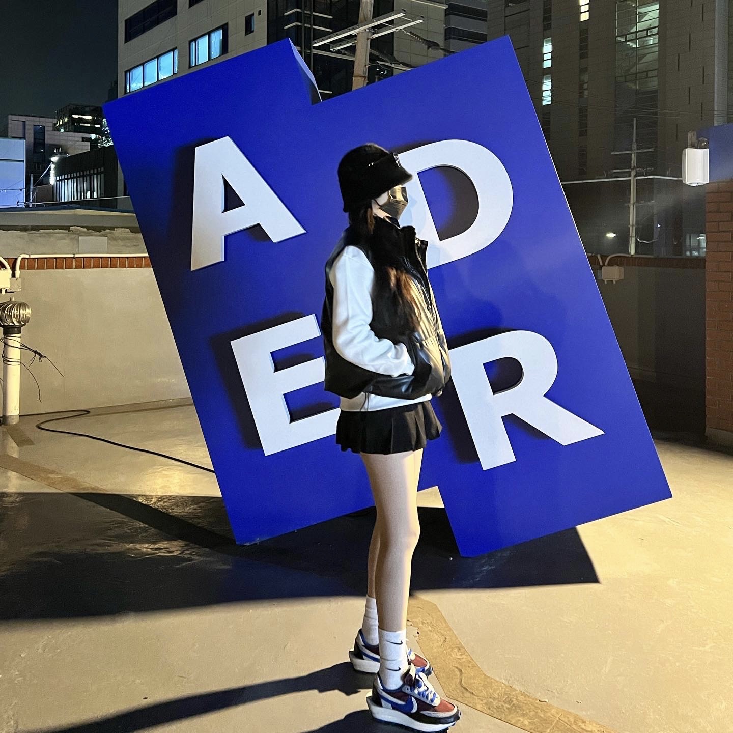 Nike x Sacai x Undercover LDWaffle Night Maroon Team Royal, Nike x Matthew M Williams NRG Socks White 착용 스타일 - 2