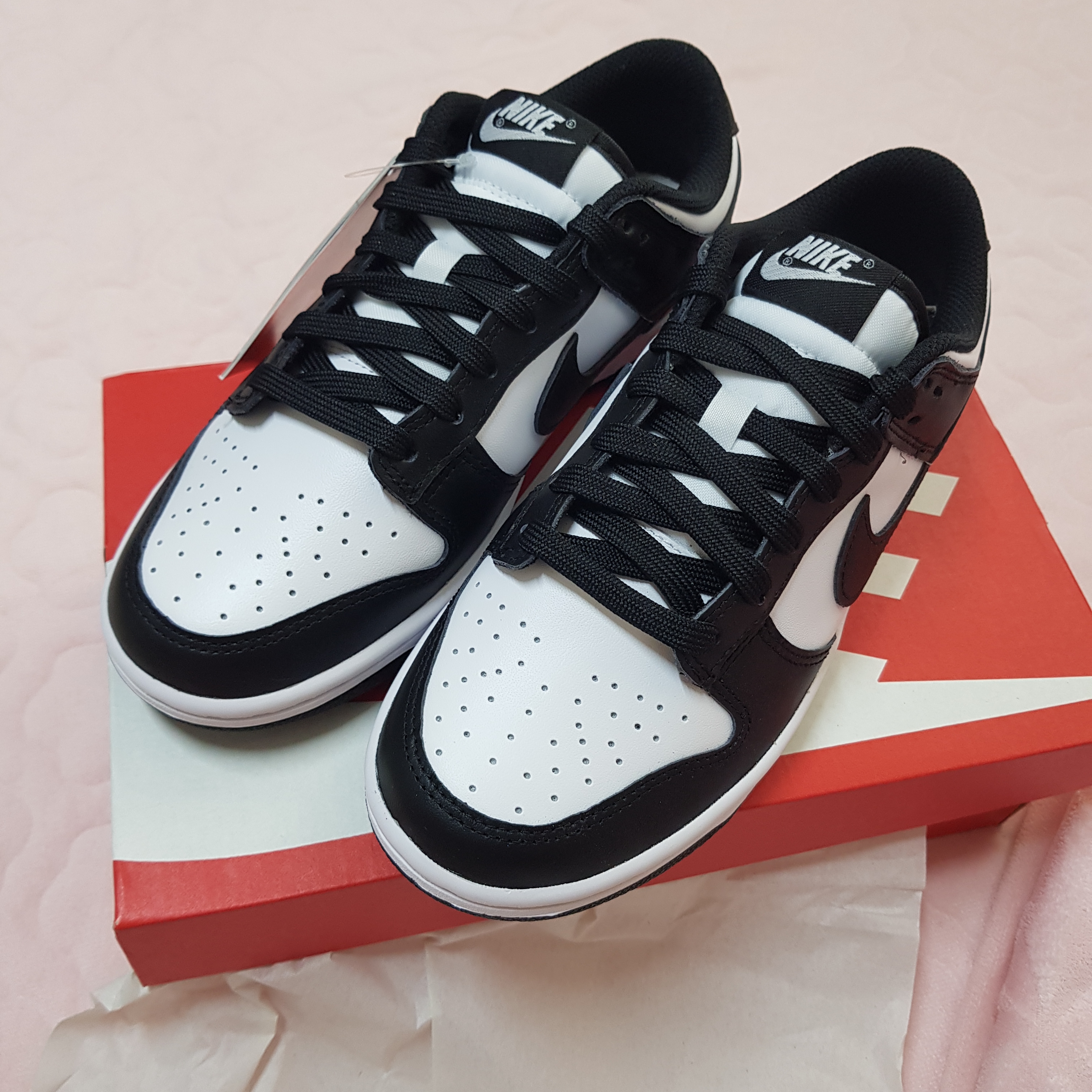 (W) Nike Dunk Low Black 착용 스타일 - 2