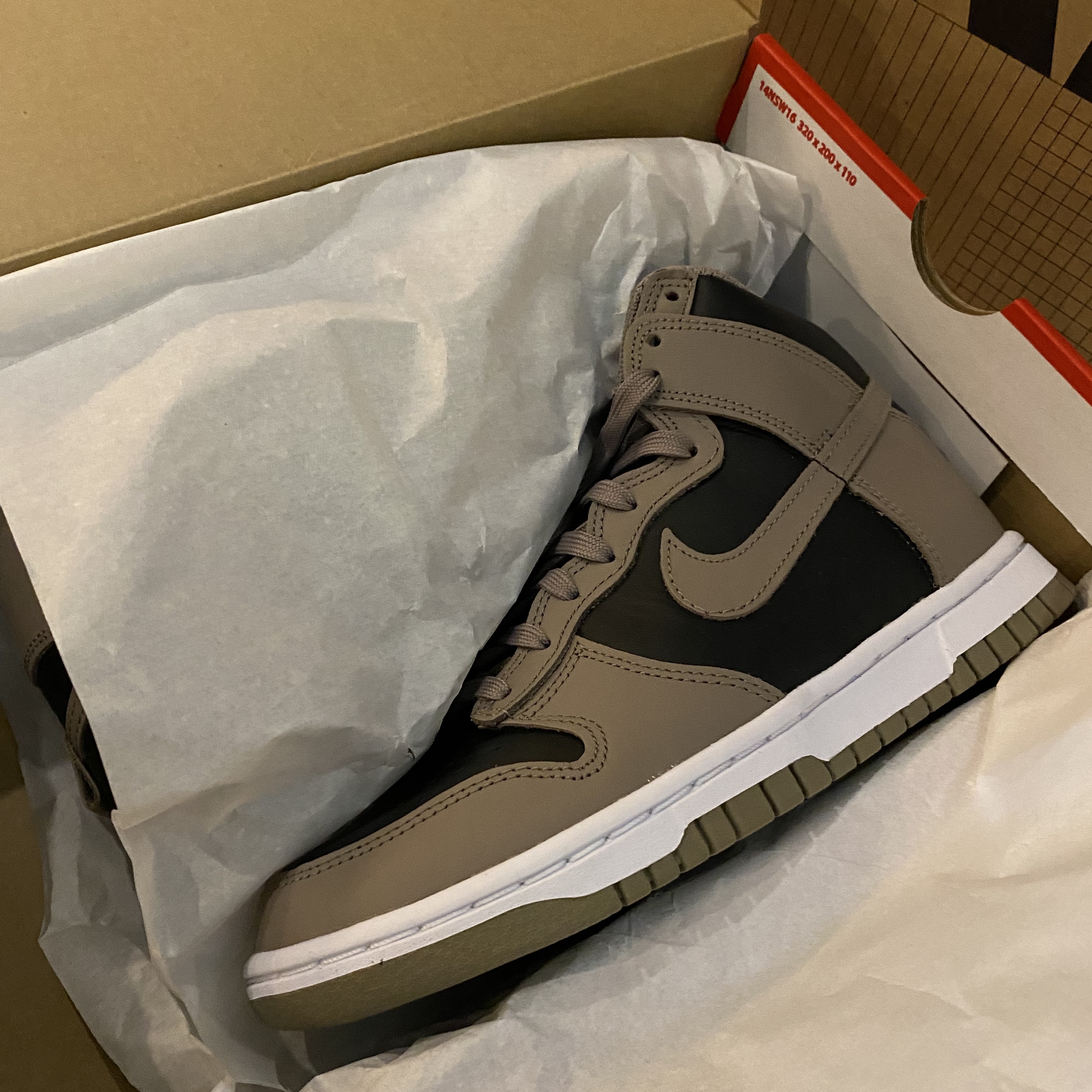 (W) Nike Dunk High Moon Fossil 착용 스타일