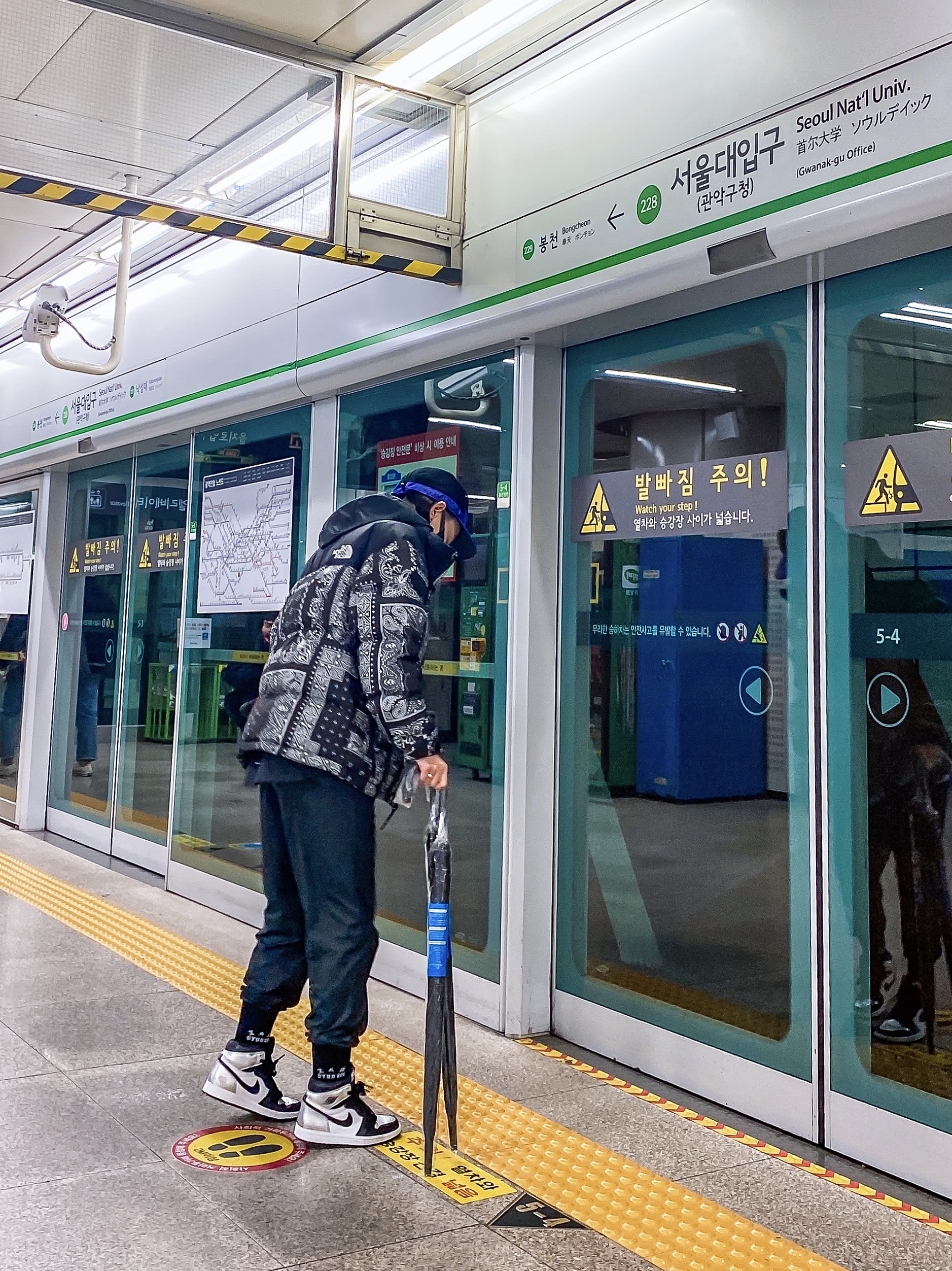 The North Face 1996 Novelty Nuptse Jacket Real Black - 21FW, (W) Jordan 1 Retro High OG Silver Toe 착용 스타일