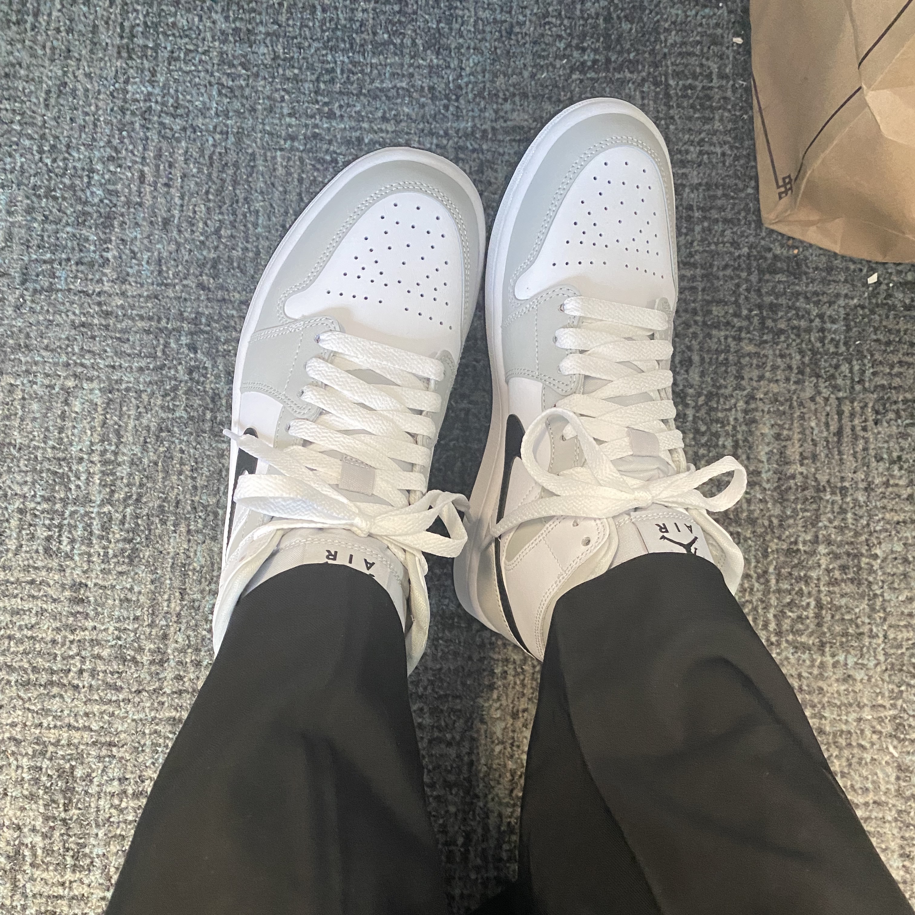 (W) Jordan 1 Mid Grey Fog 착용 스타일