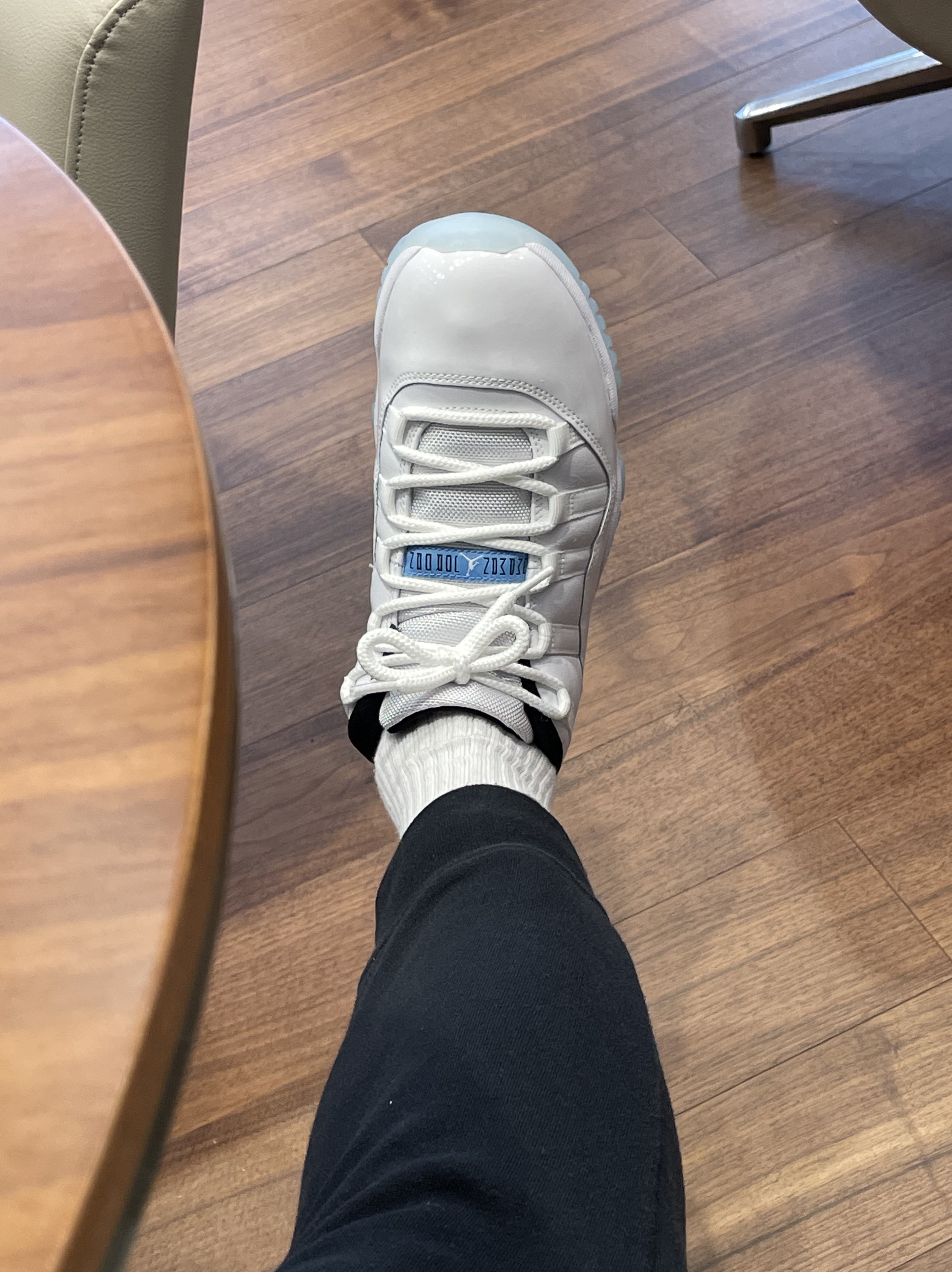 Jordan 11 Retro Low Legend Blue 착용 스타일