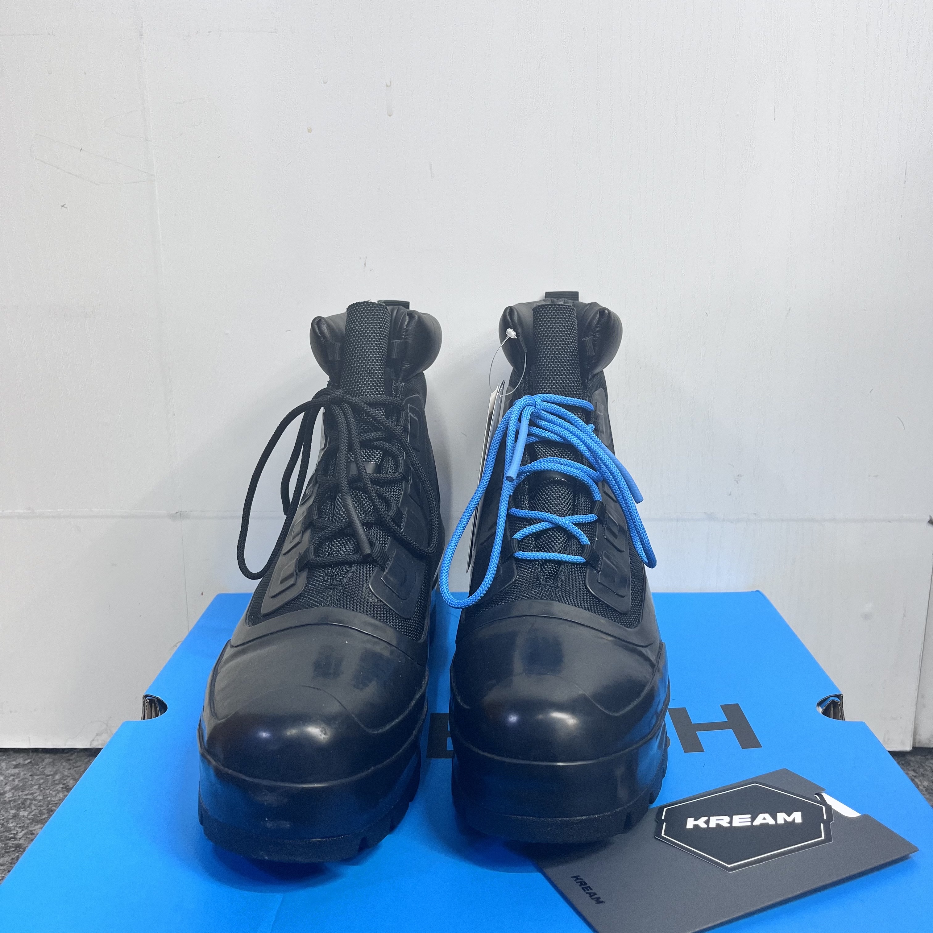 Converse x Ambush Chuck Taylor All Star Duck Boot Black 착용 스타일 - 3