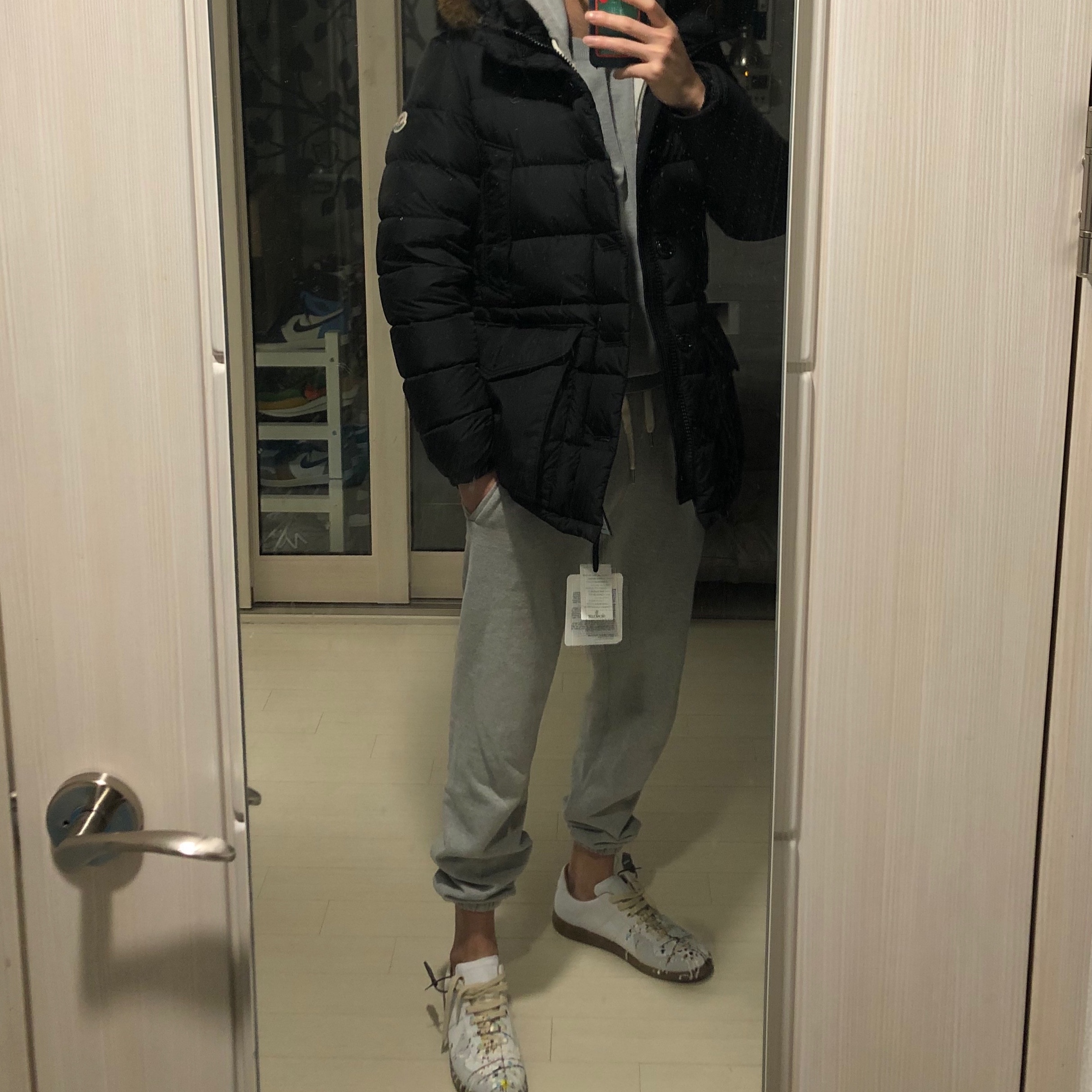 Moncler Cluny Long Down Jacket Black - 21FW, (W) Maison Margiela Replica Paint Drop Sneakers Grey 착용 스타일 - 1
