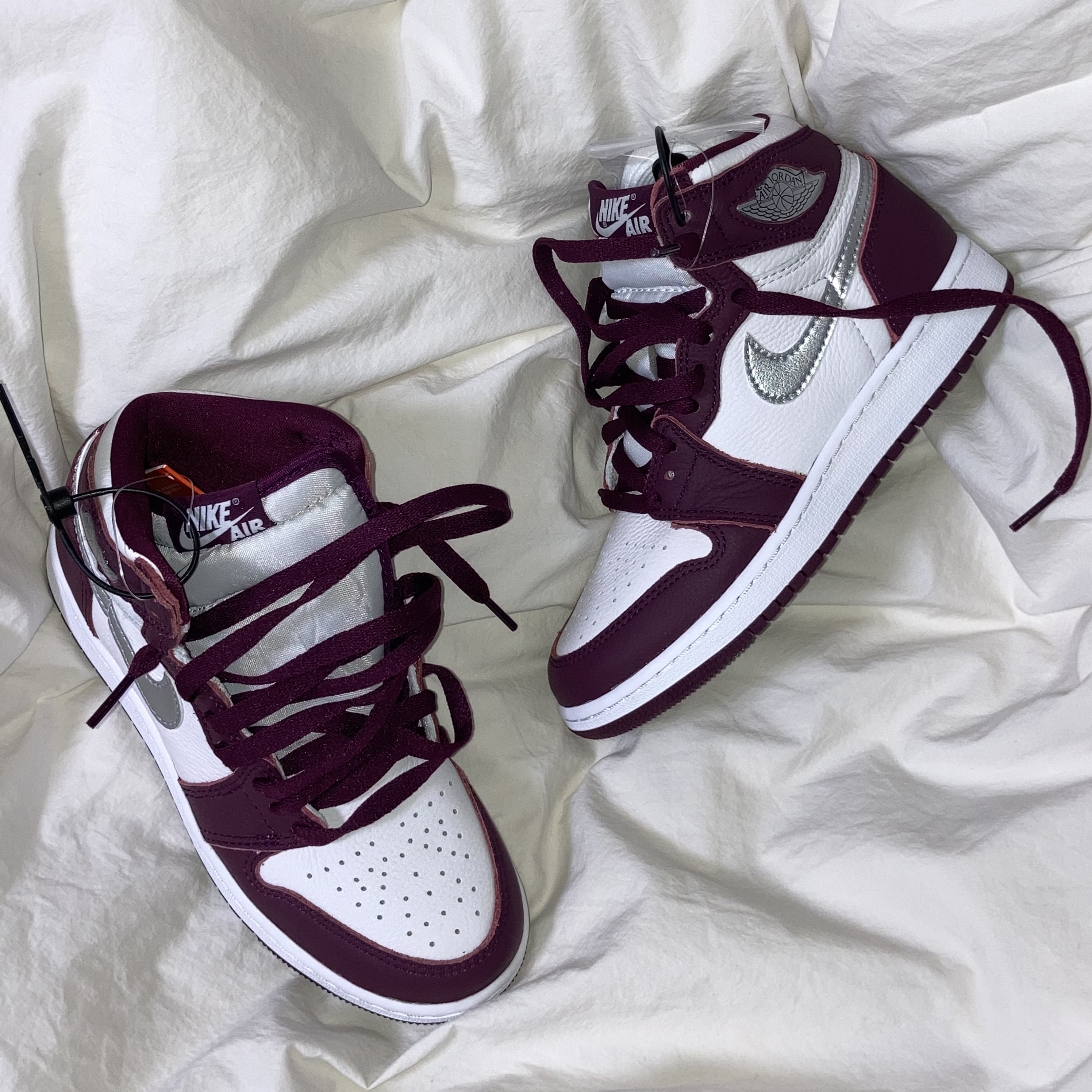 (GS) Jordan 1 Retro High OG Bordeaux, Jordan 1 Retro High OG Bordeaux 착용 스타일 - 1
