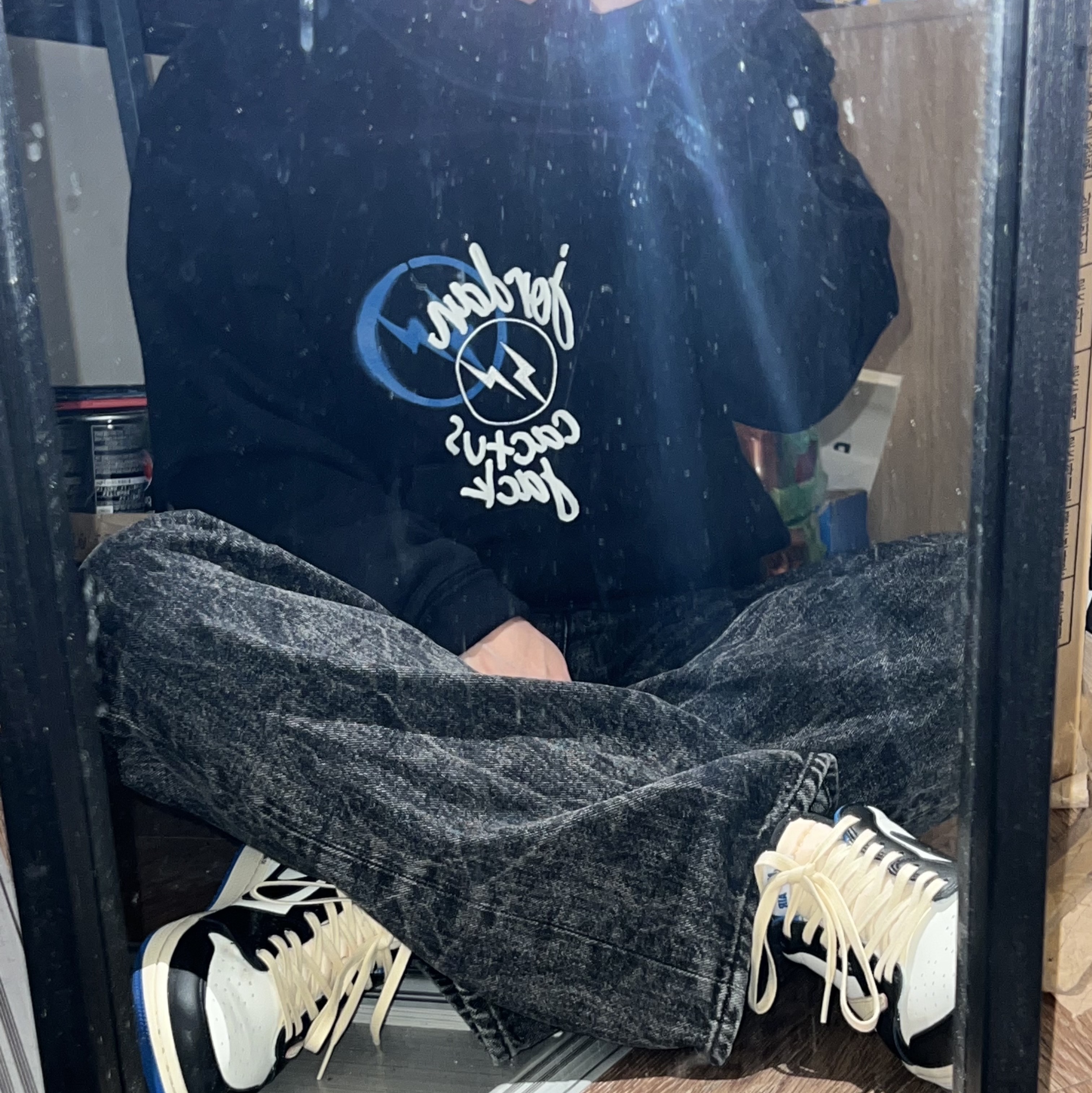 Jordan 1 x Travis Scott x Fragment Retro Low OG SP Military Blue, Jordan x Travis Scott x Fragment Hoodie Black (DJ0615-010) 착용 스타일