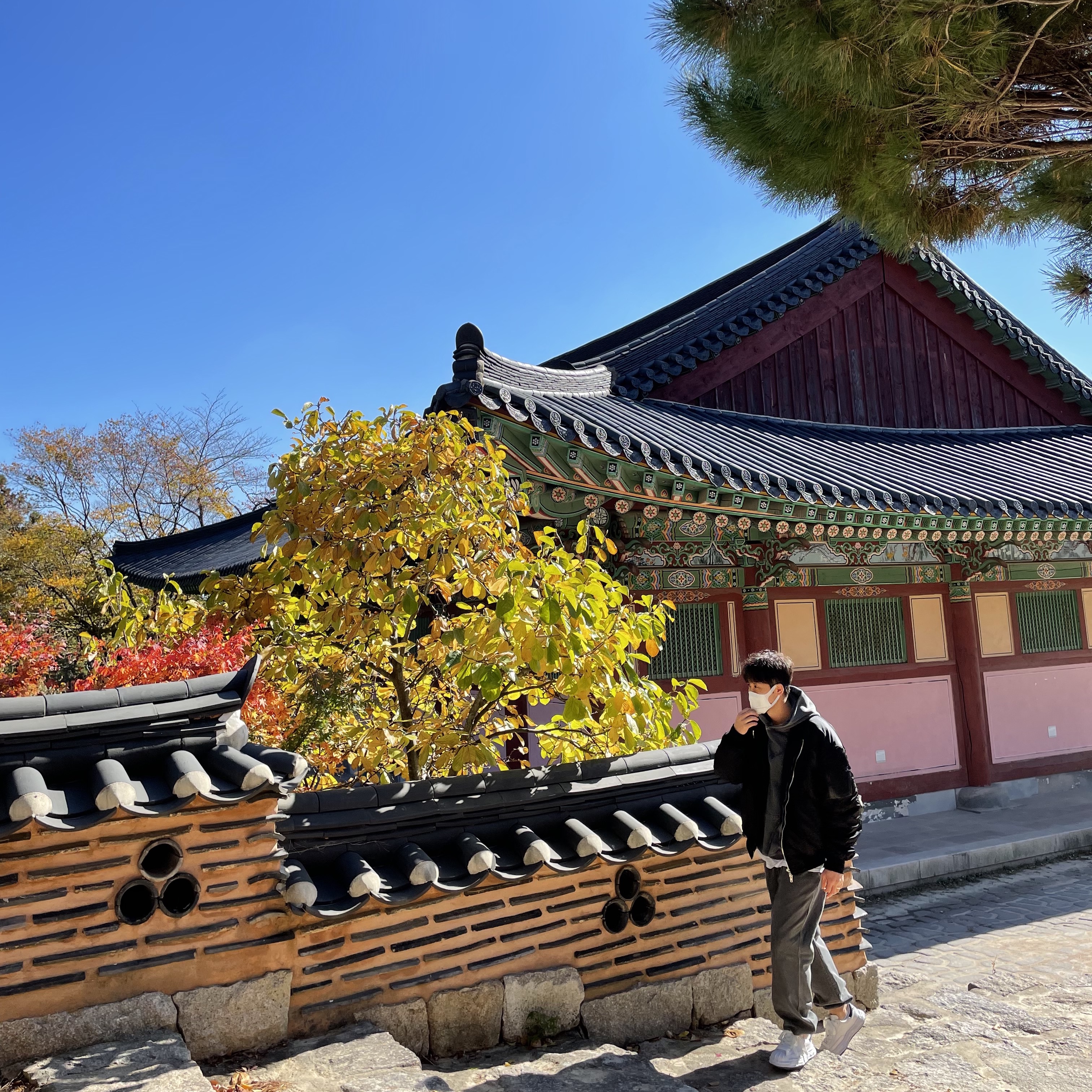 Maison Mihara Yasuhiro Blakey OG Sole Leather Low-top Sneakers White 착용 스타일